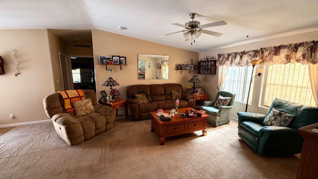 2 S 4 Seasons Road Property Photo 4