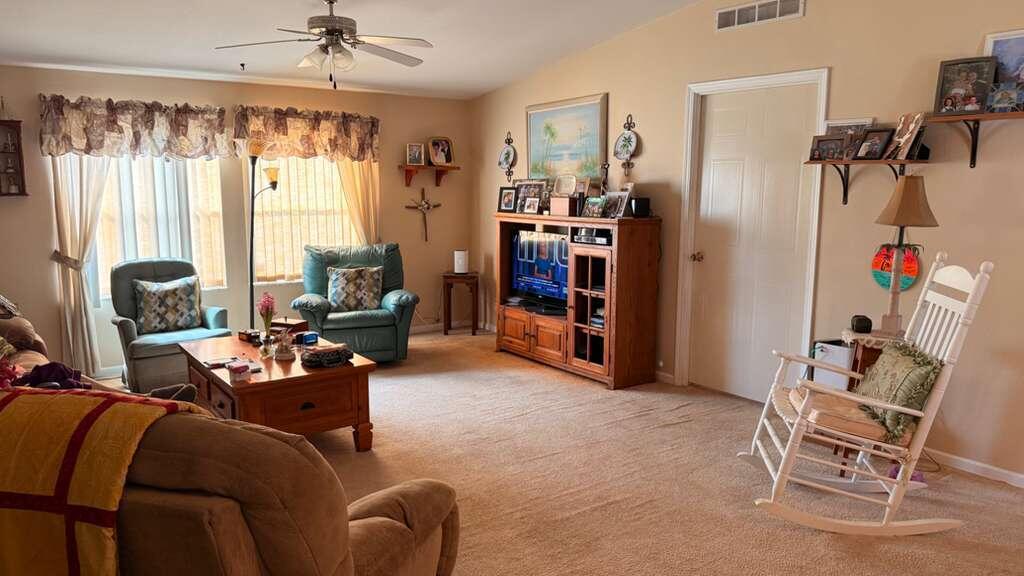 2 S 4 Seasons Road Property Photo 6