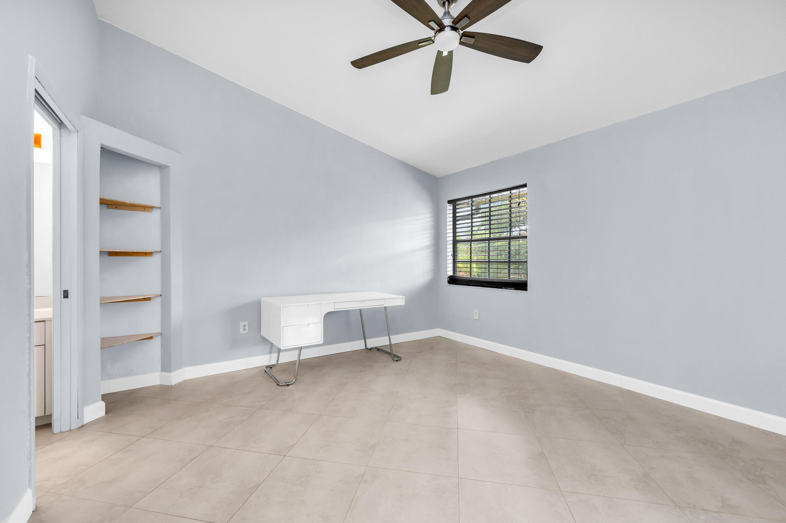 9665 Nw 76th Court Property Photo 12