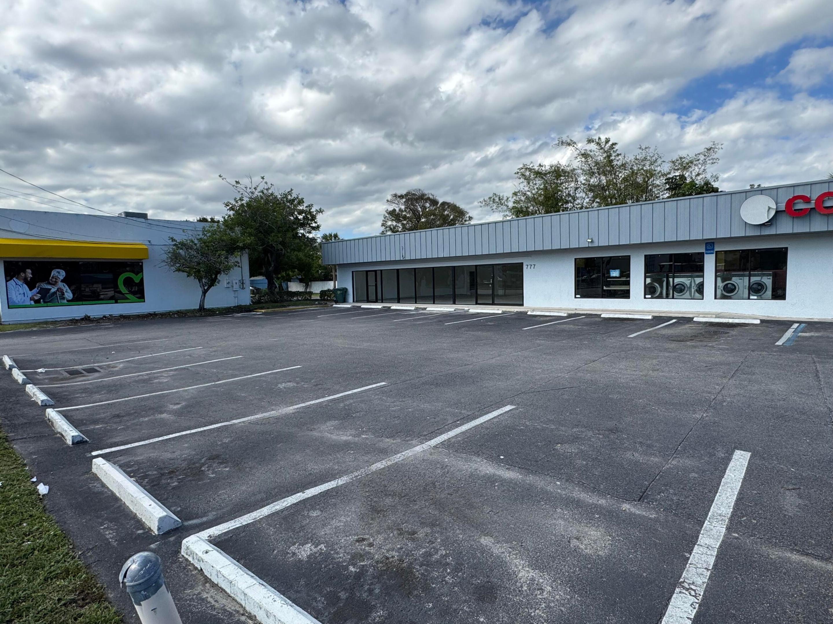777 E Oakland Park Boulevard Property Photo 2