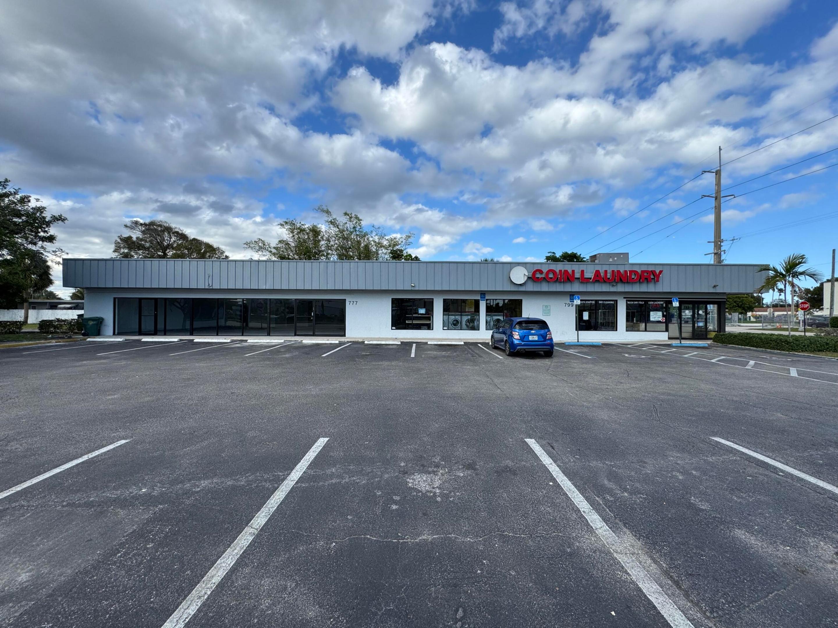 777 E Oakland Park Boulevard Property Photo 3