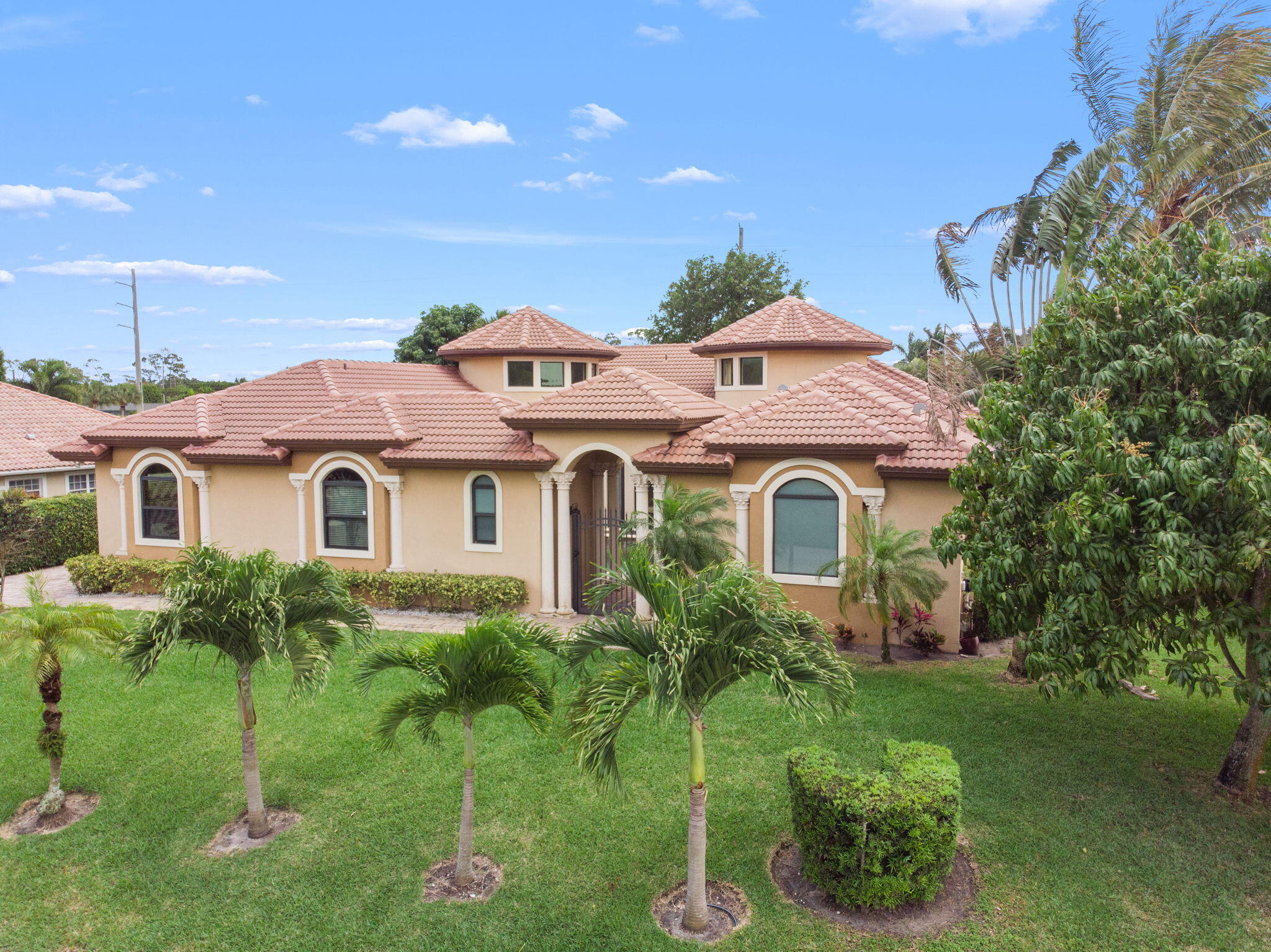 4190 Gleneagles Drive Property Photo 1