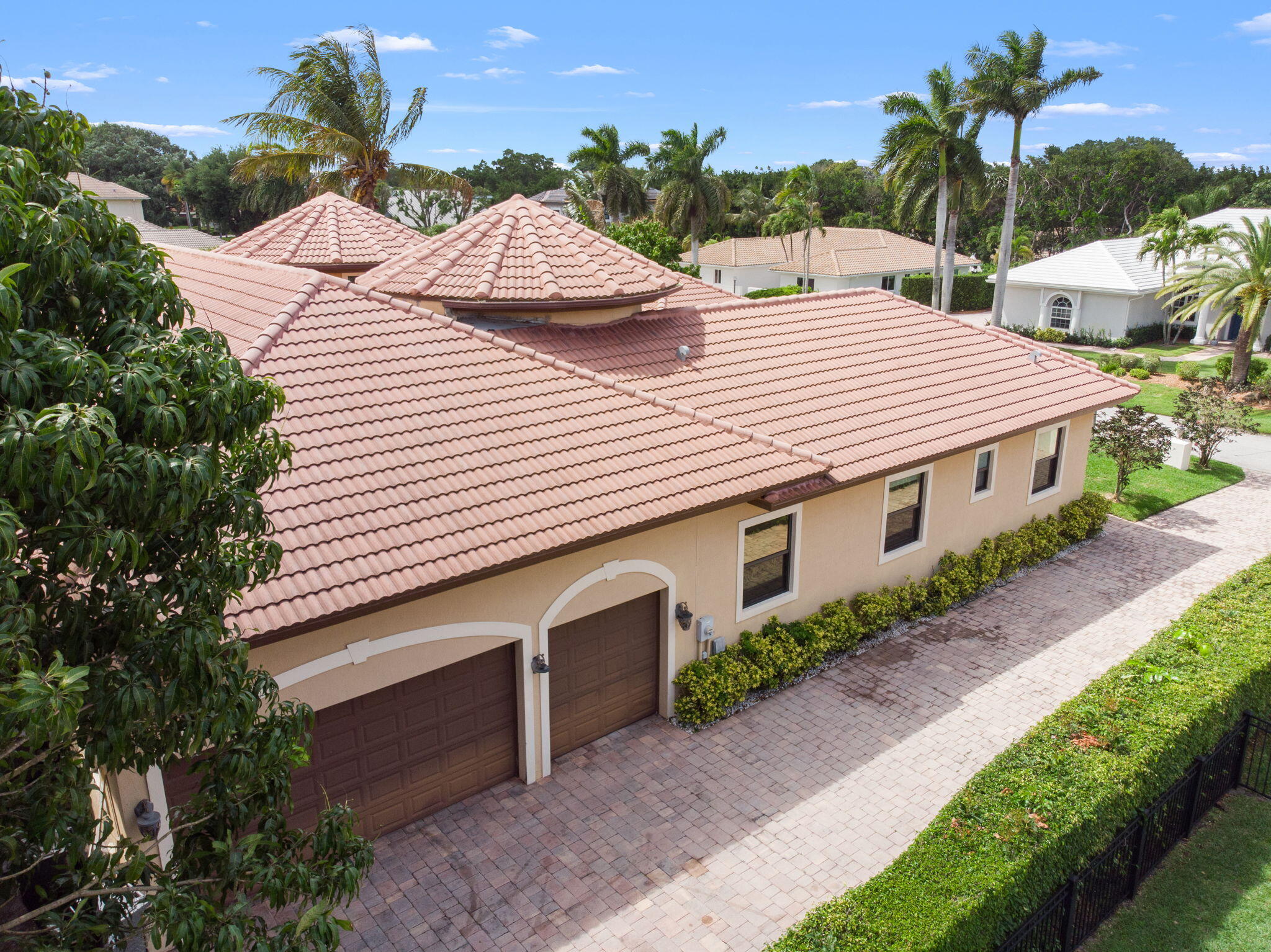 4190 Gleneagles Drive Property Photo 4