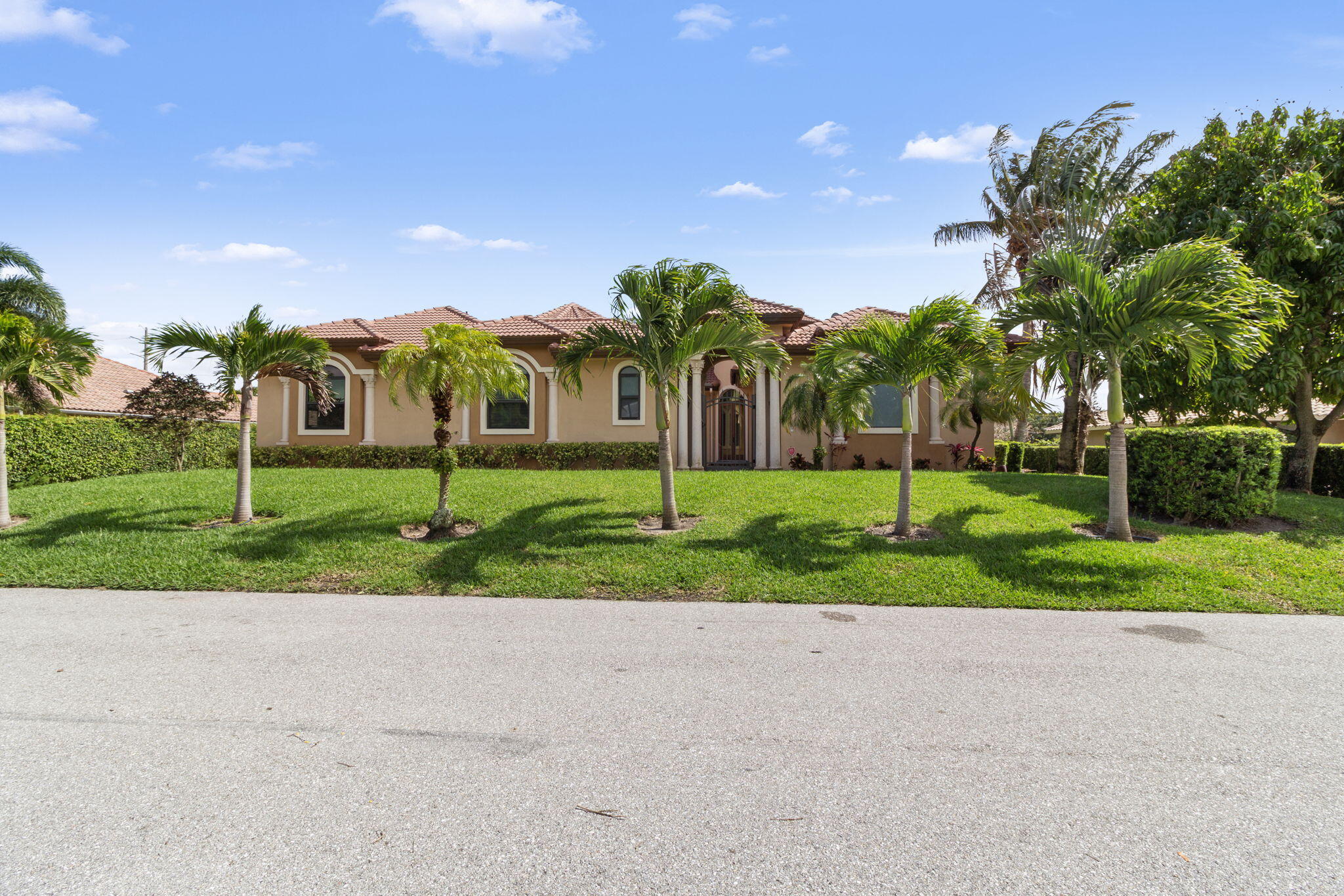 4190 Gleneagles Drive Property Photo 10