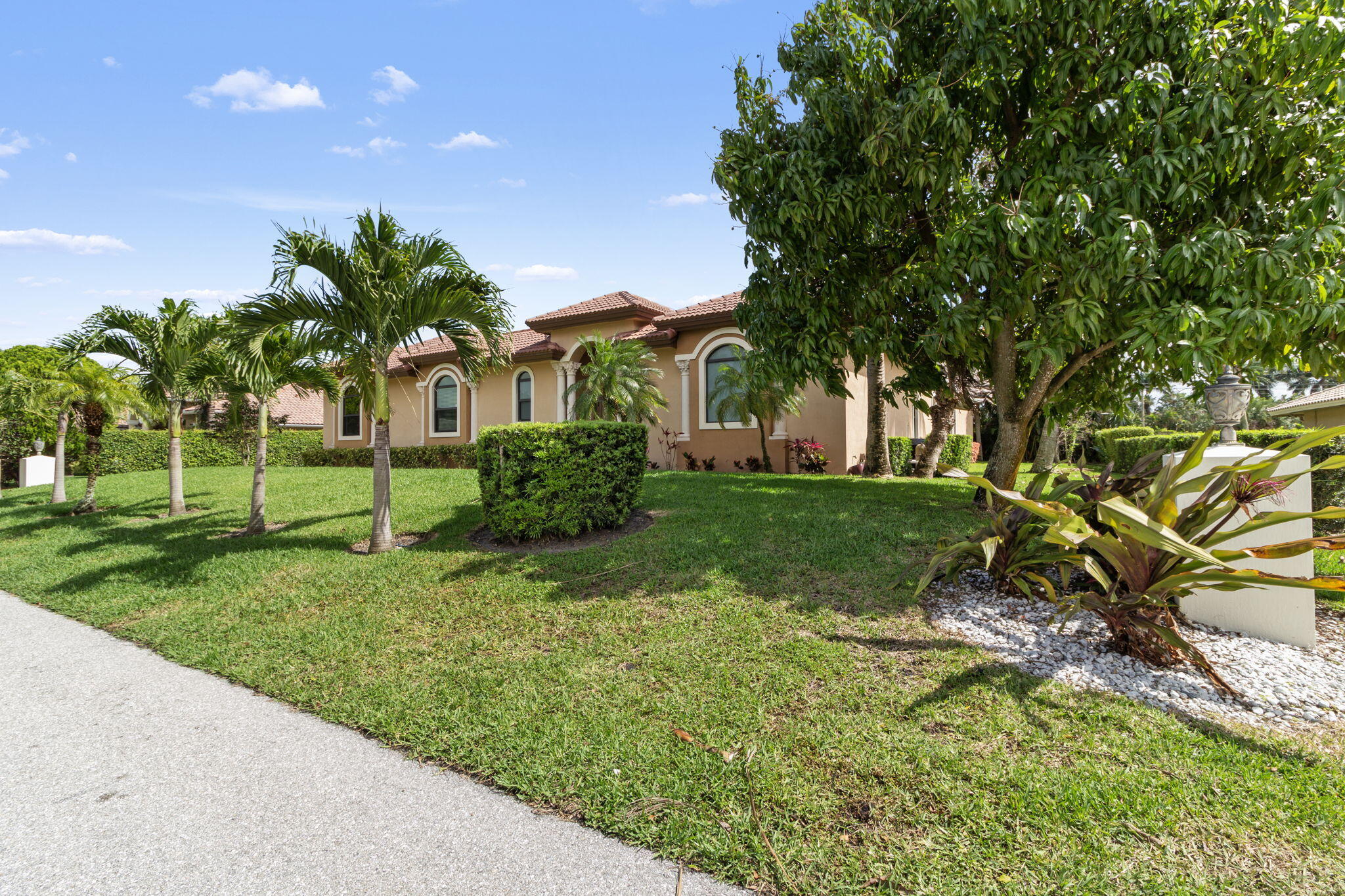 4190 Gleneagles Drive Property Photo 11