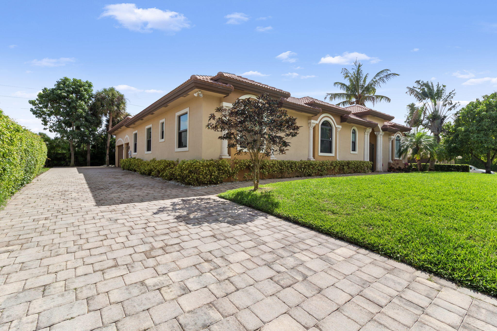 4190 Gleneagles Drive Property Photo 13