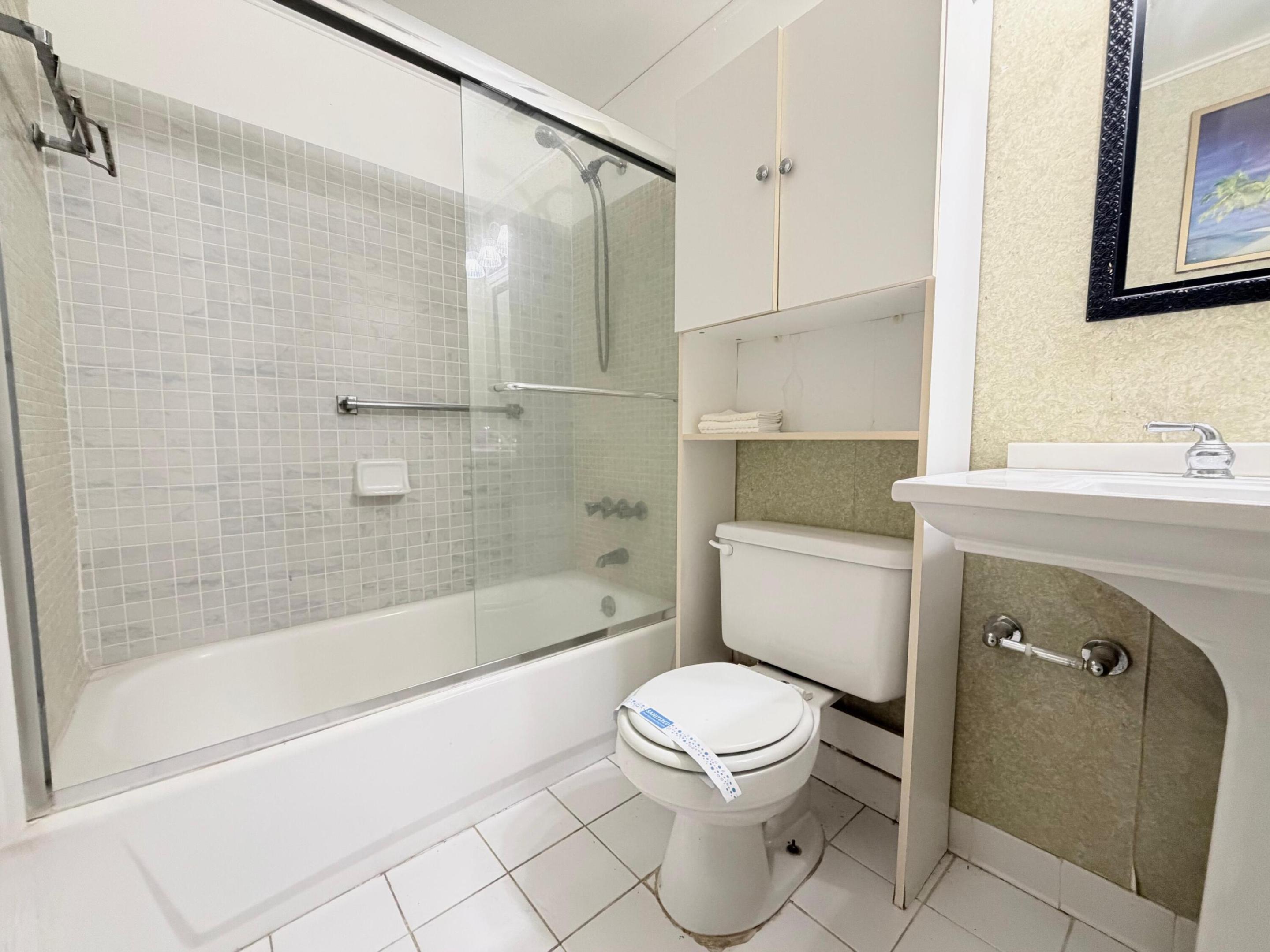62 Easthampton C Property Photo 4