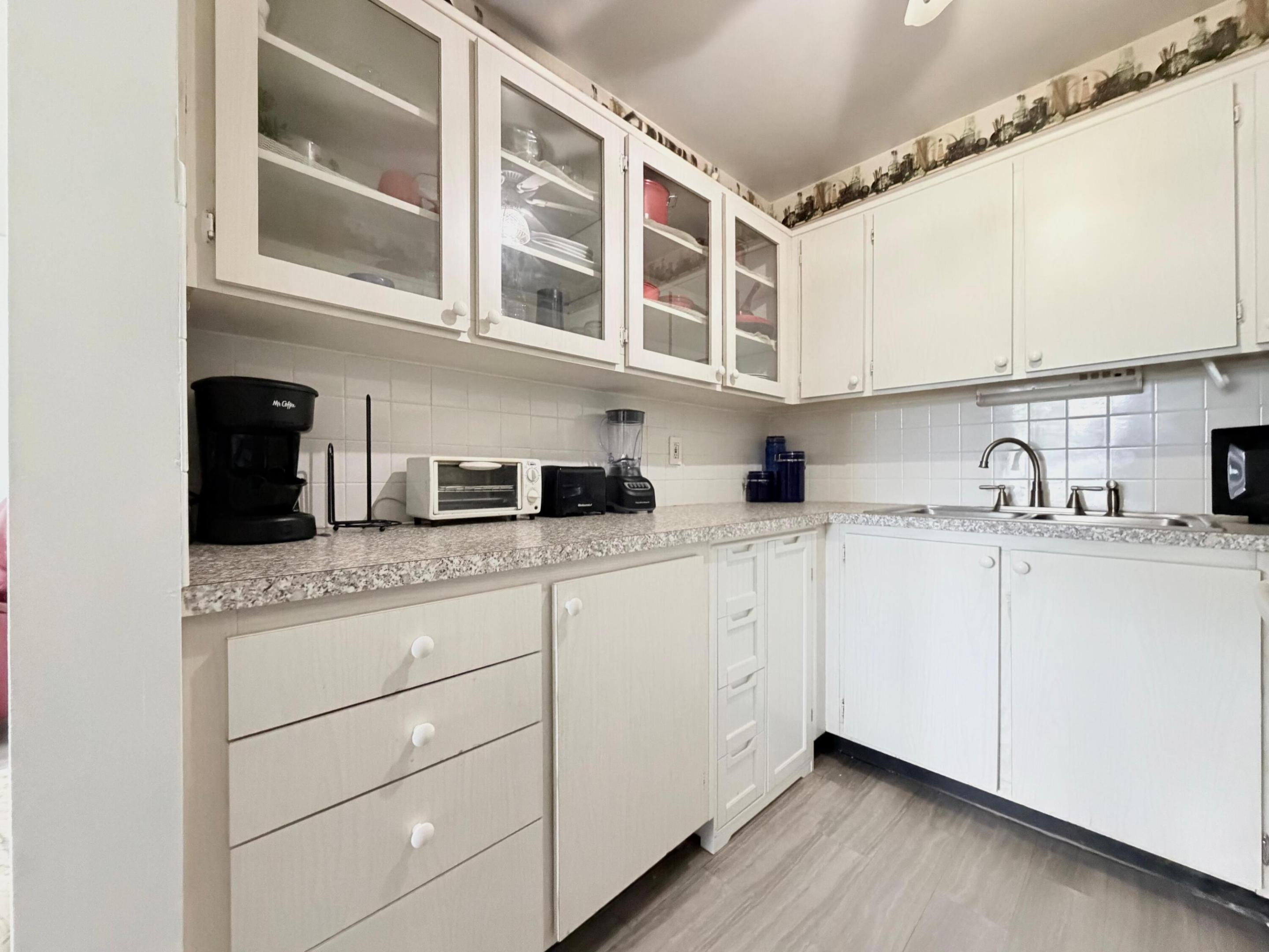 62 Easthampton C Property Photo 6