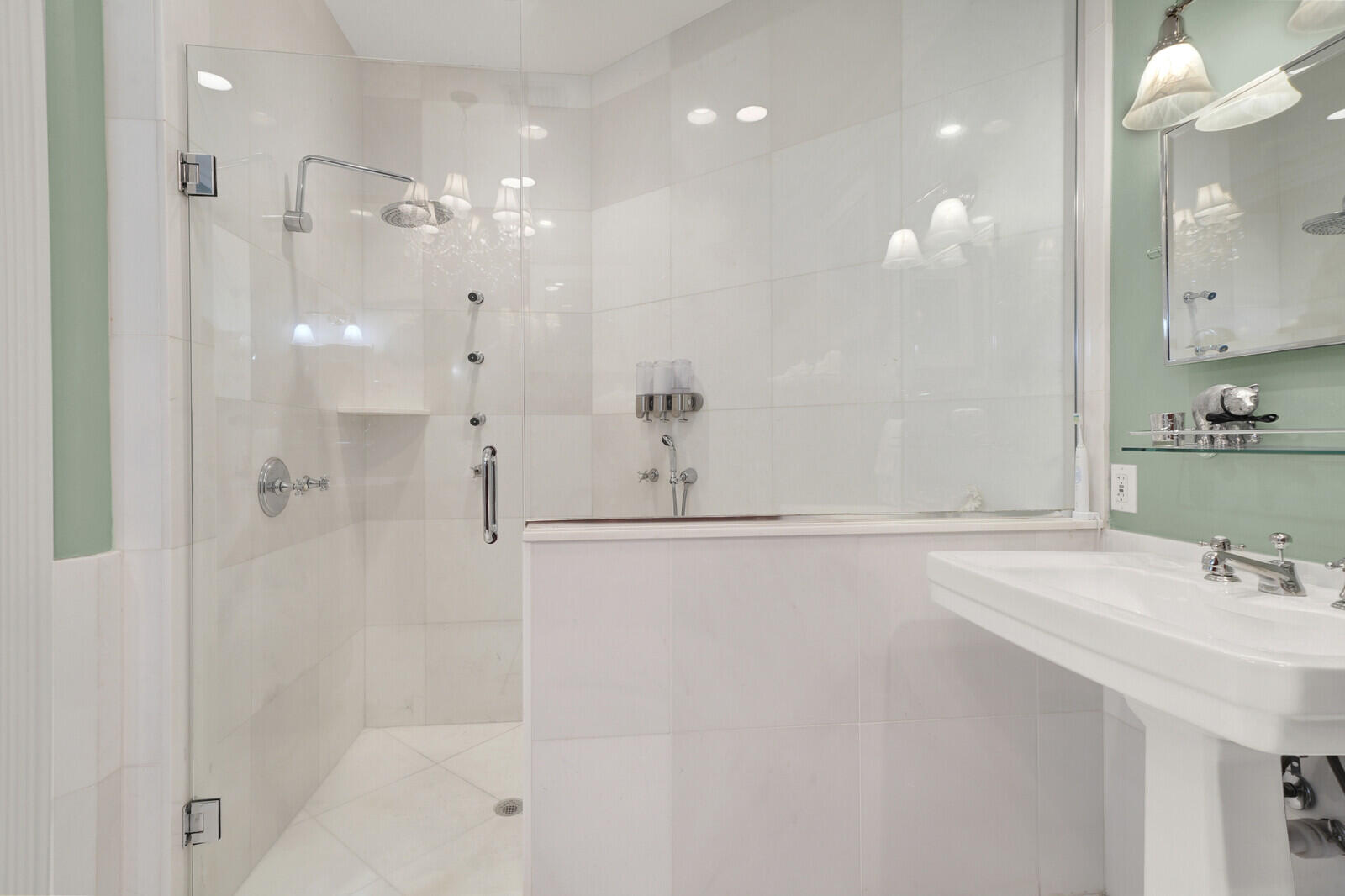 181 Atlantis Boulevard C Property Photo 22