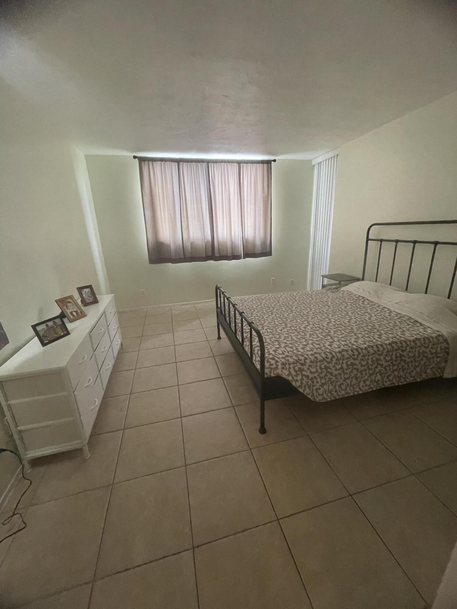 2821 Somerset Drive 118 Property Photo 8