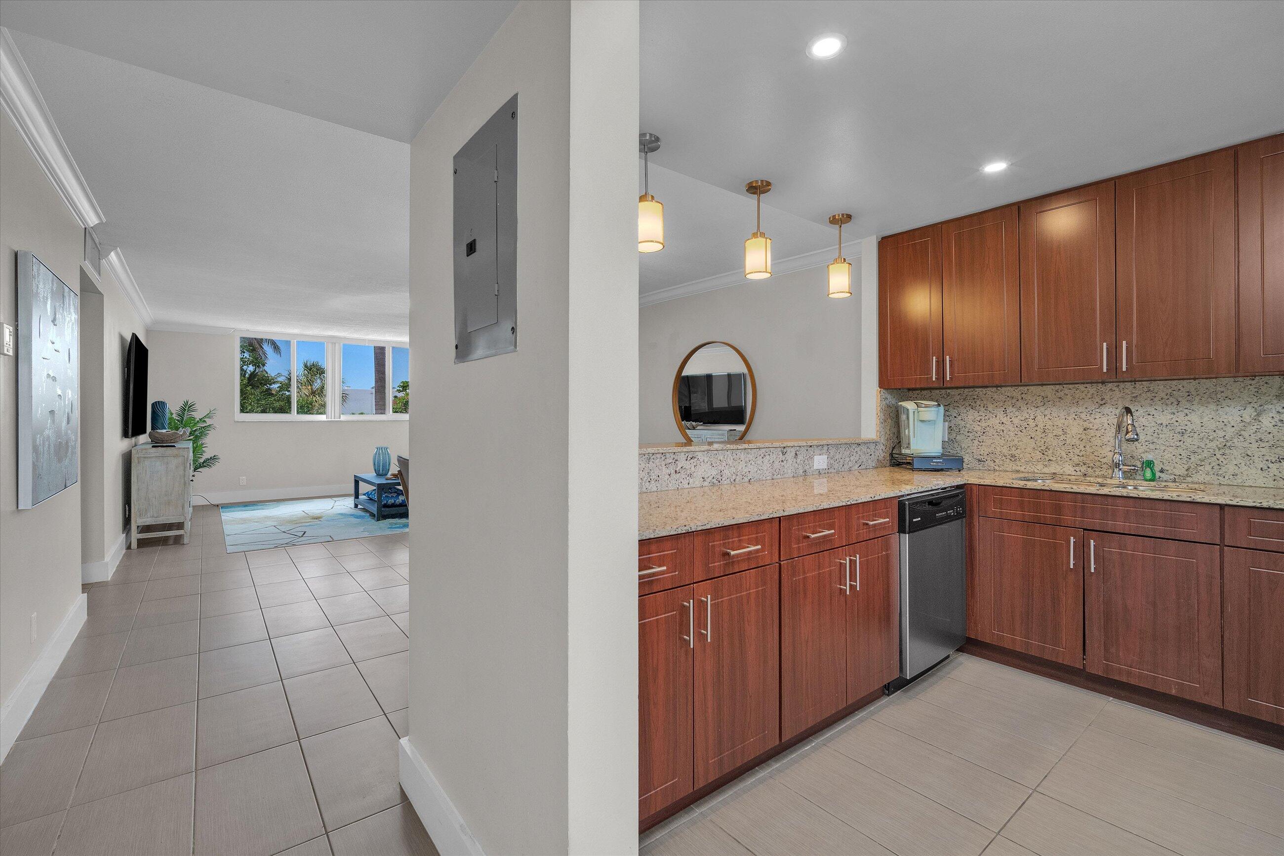 601 N Ocean Boulevard 203 Property Photo 3