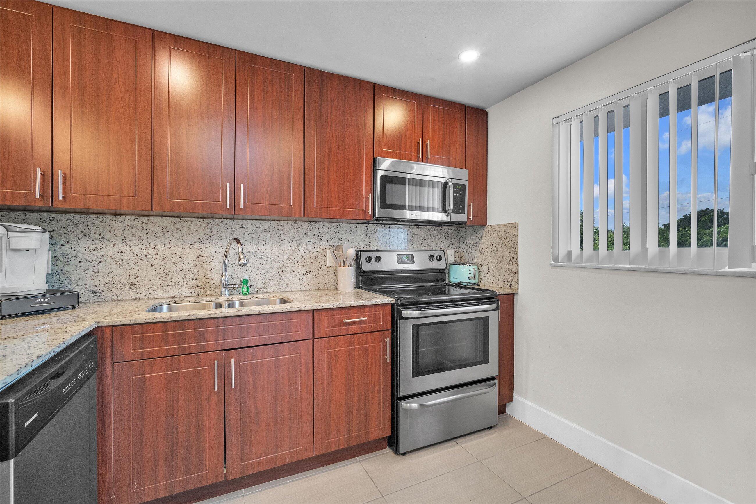 601 N Ocean Boulevard 203 Property Photo 6