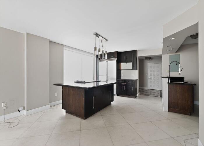 6061 Collins Avenue 23a Property Photo 8