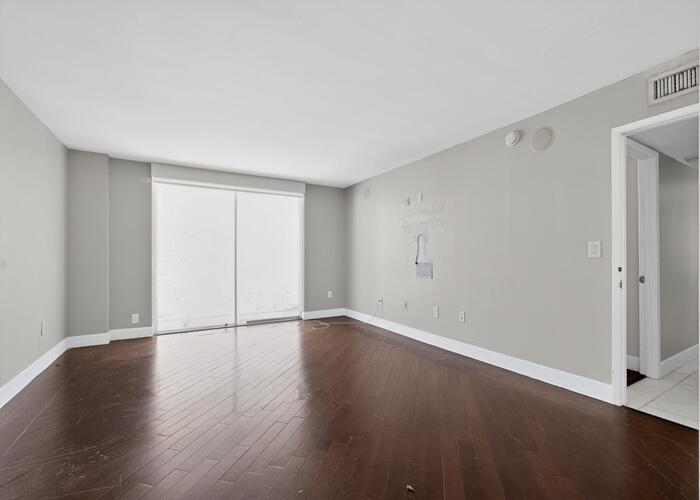 6061 Collins Avenue 23a Property Photo 12