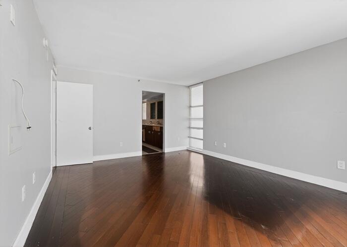 6061 Collins Avenue 23a Property Photo 15