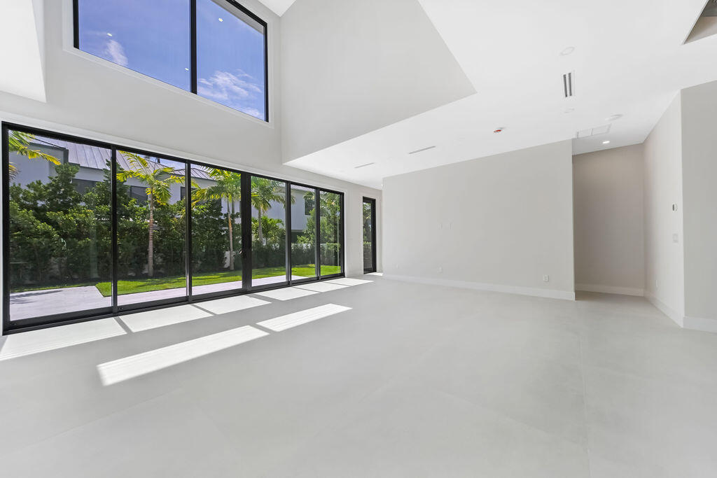 1550 Ponce De Leon Drive Property Photo 12
