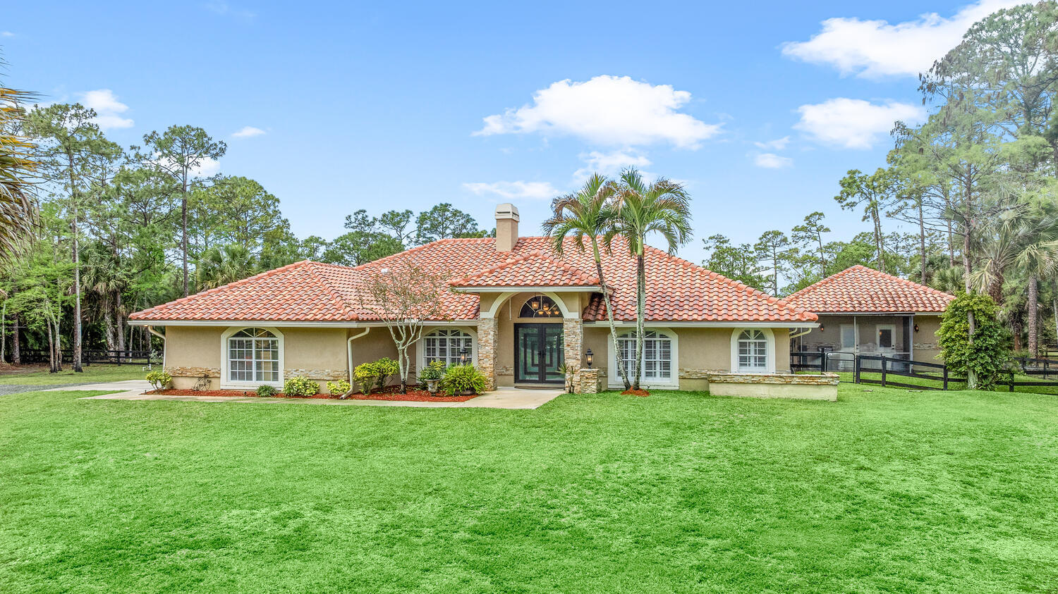 2559 Palm Deer Drive Property Photo 1