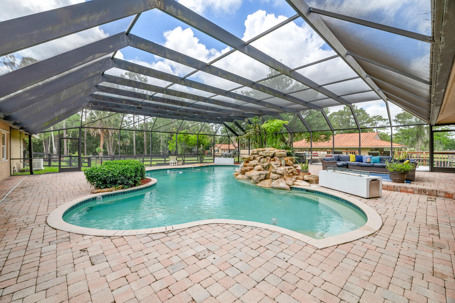 2559 Palm Deer Drive Property Photo 47