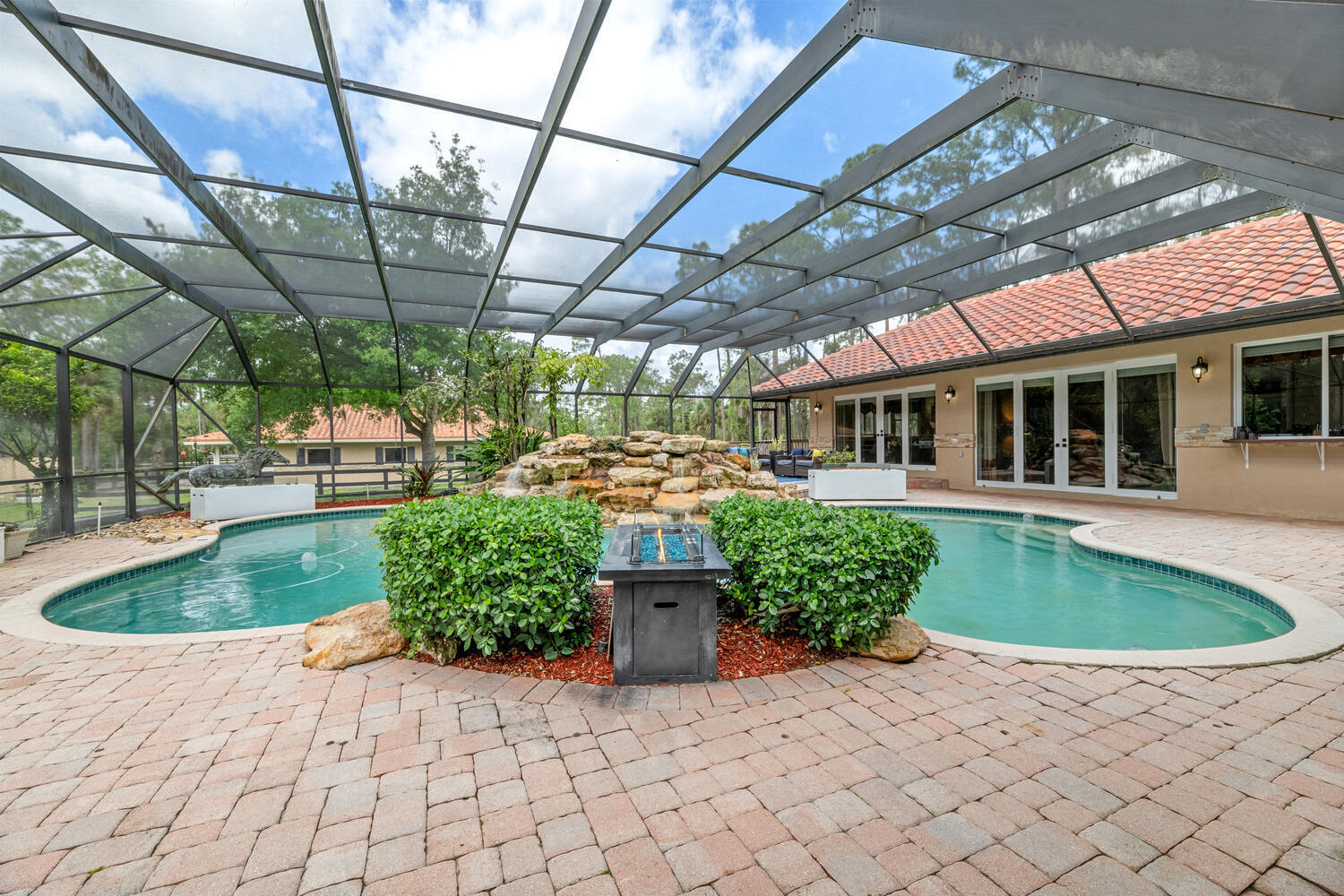 2559 Palm Deer Drive Property Photo 48