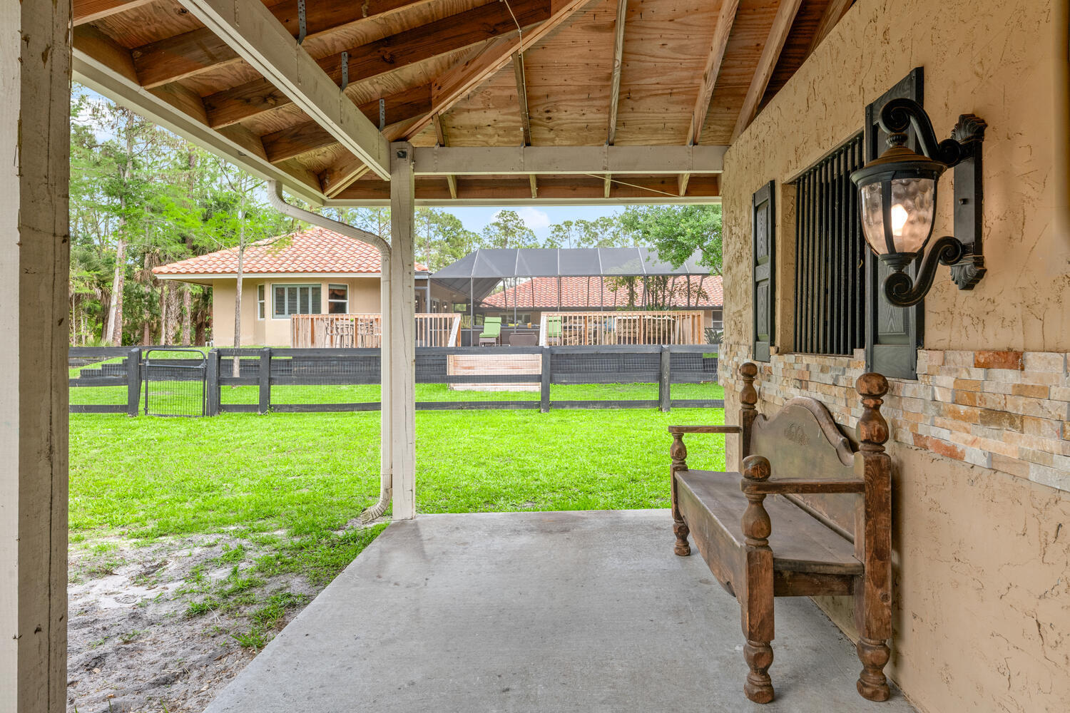 2559 Palm Deer Drive Property Photo 54
