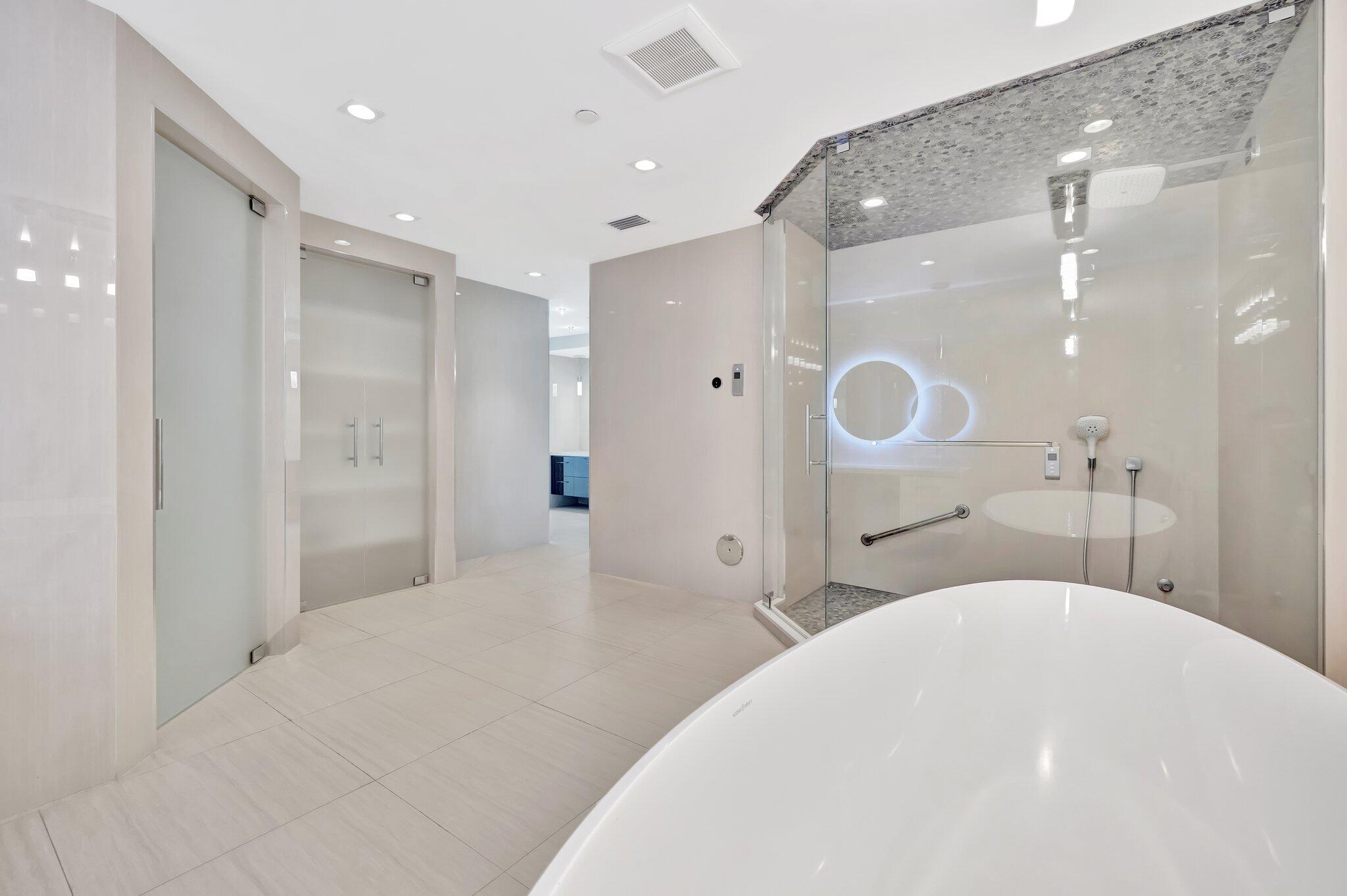 2100 N Ocean Boulevard 16e Property Photo 25