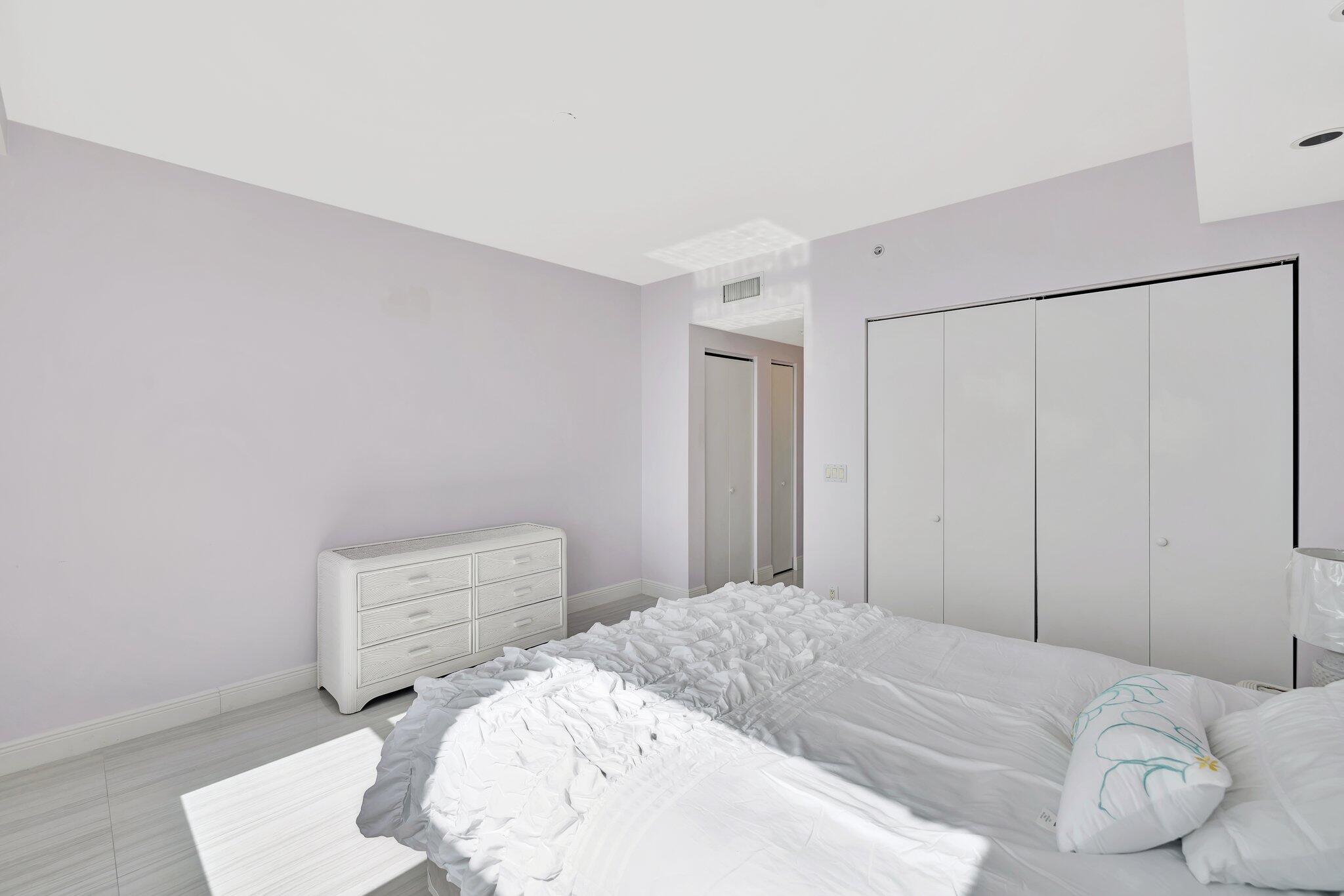 2100 N Ocean Boulevard 16e Property Photo 28