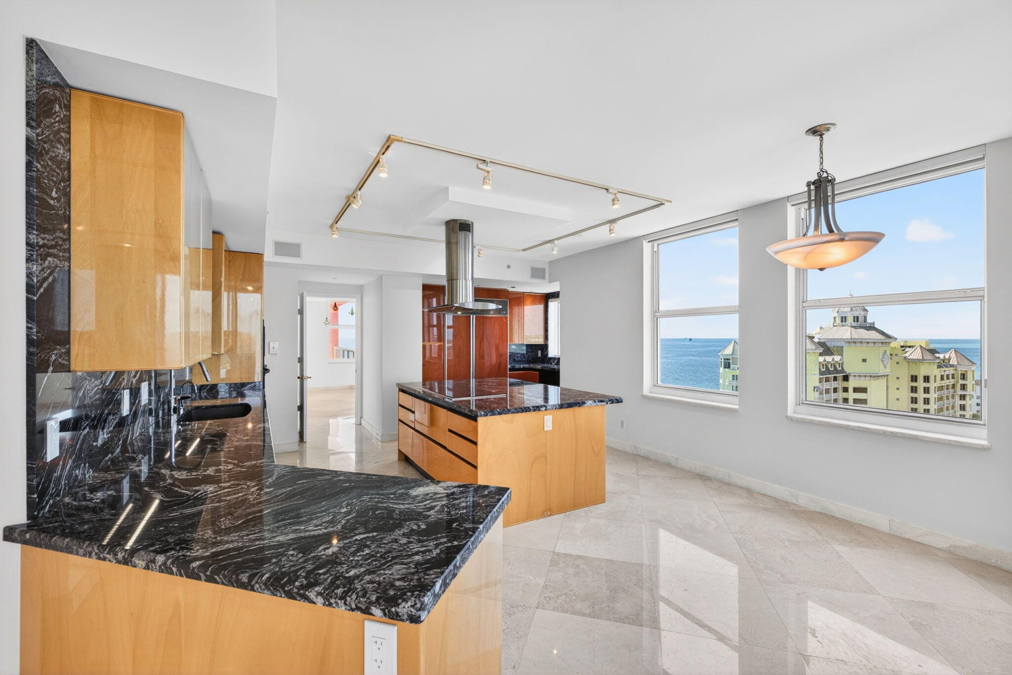 2100 N Ocean Boulevard 16e Property Photo 39