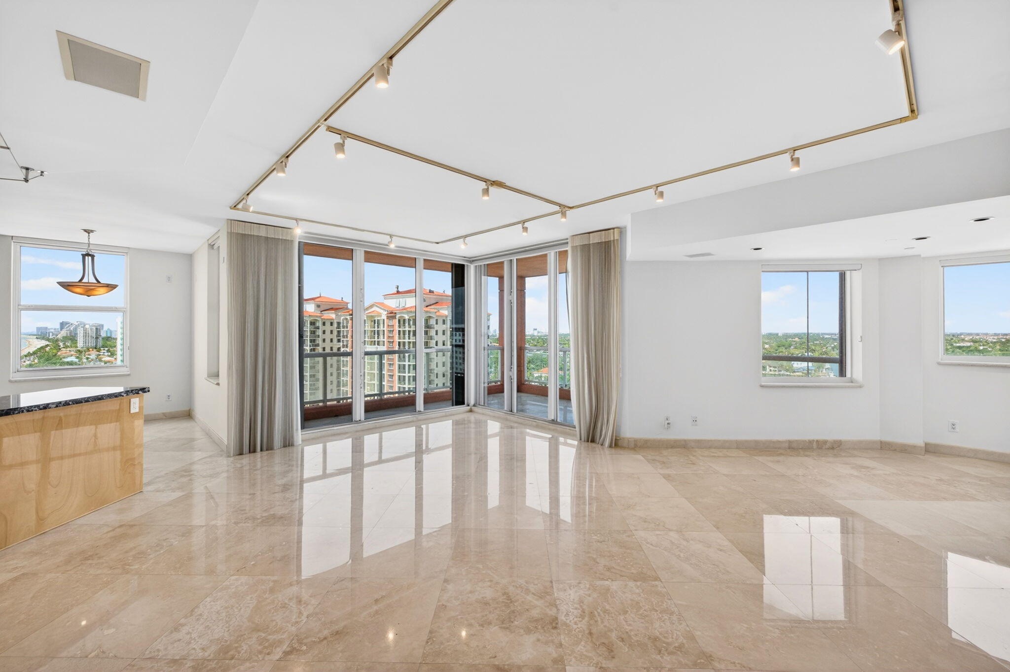 2100 N Ocean Boulevard 16e Property Photo 42