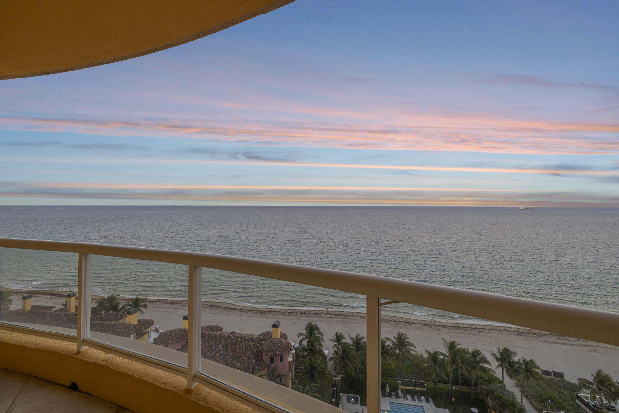 2100 N Ocean Boulevard 16e Property Photo 50
