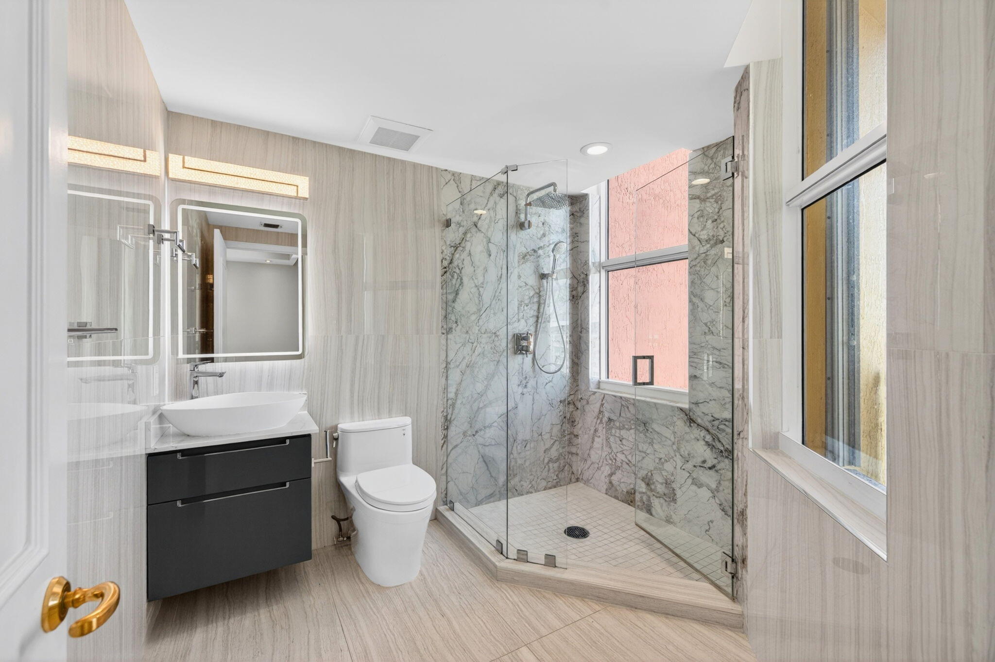 2100 N Ocean Boulevard 16e Property Photo 60
