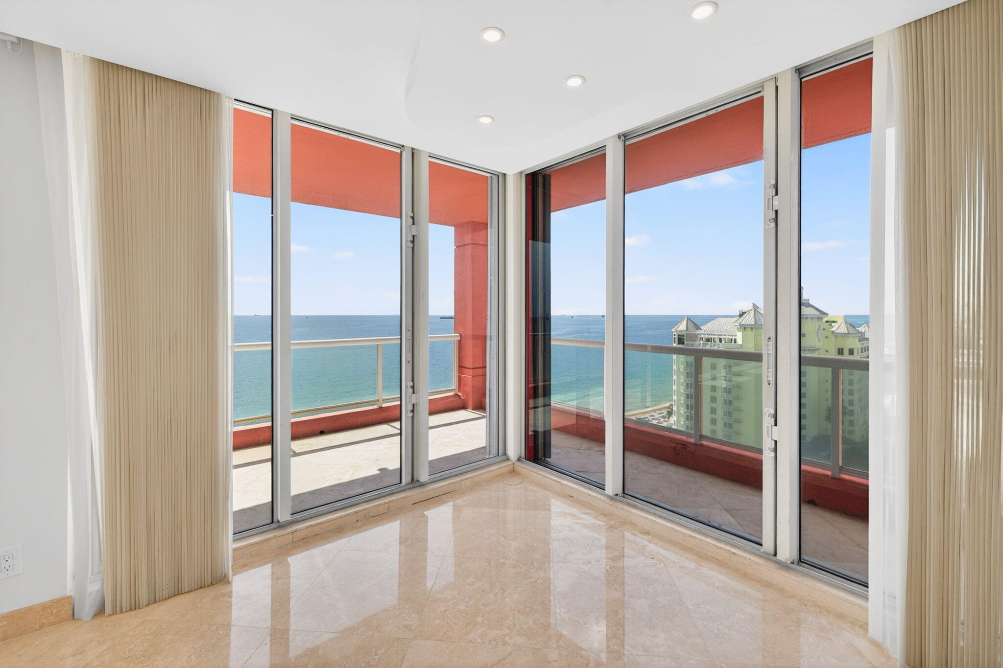 2100 N Ocean Boulevard 16e Property Photo 66