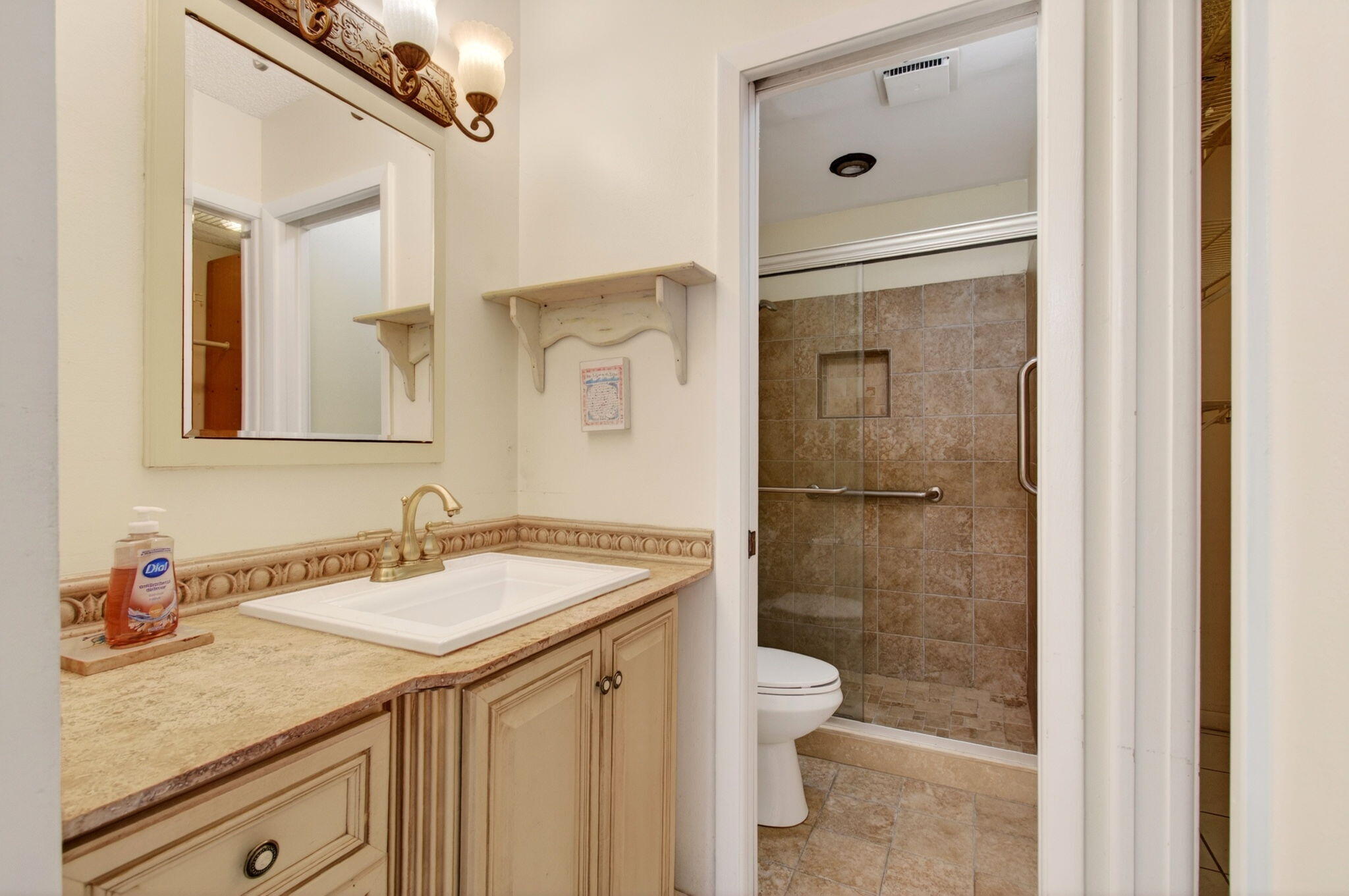 801 Nw 30th Avenue C Property Photo 8