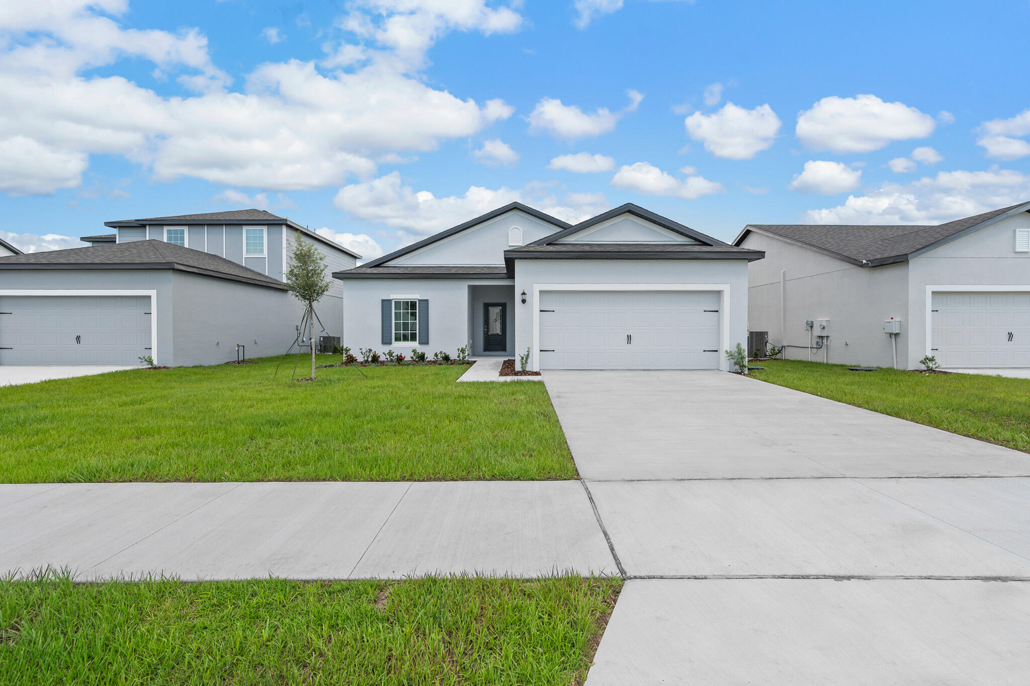5204 Palm Drive Property Photo 1