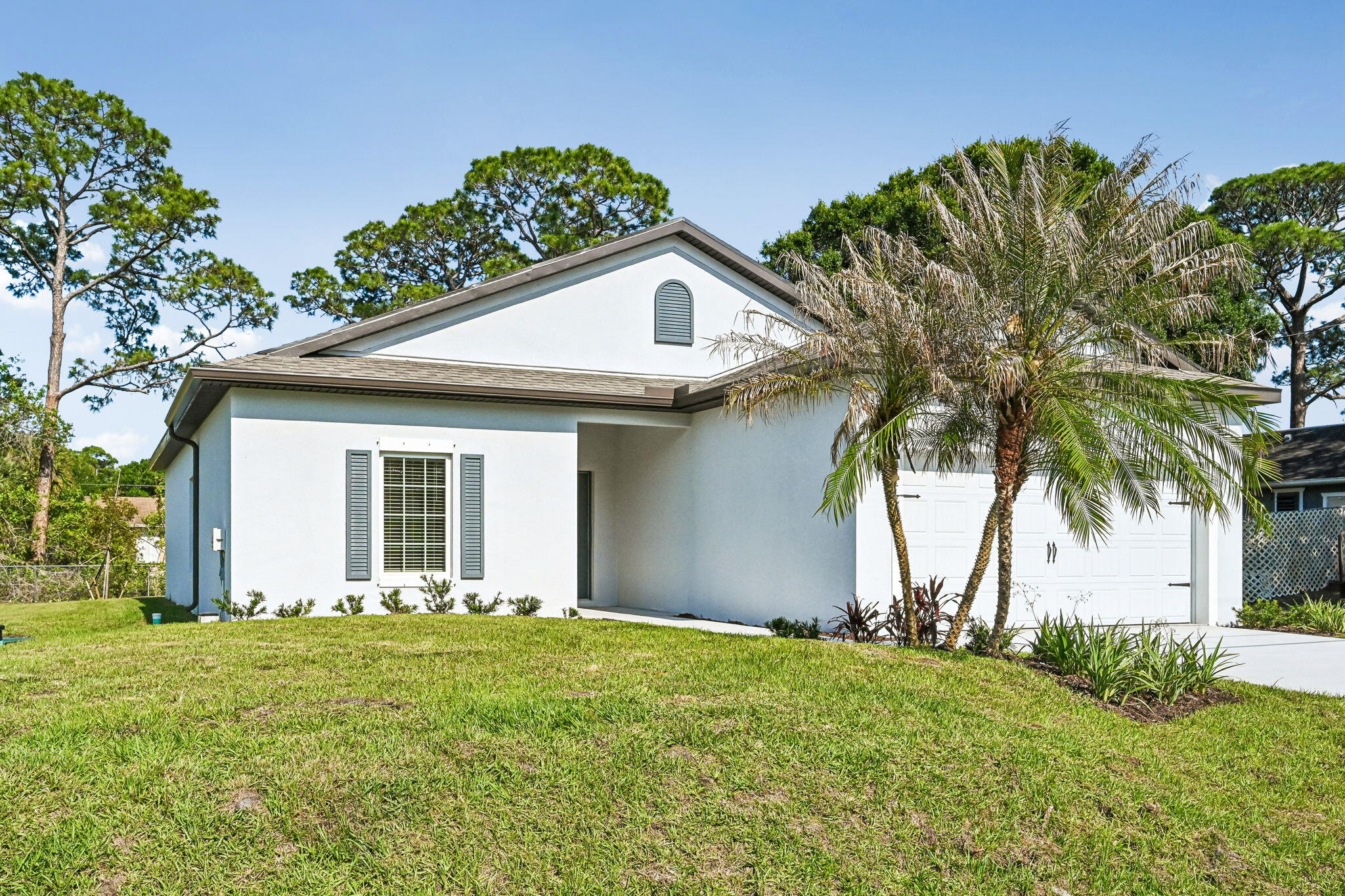 5204 Palm Drive Property Photo 3
