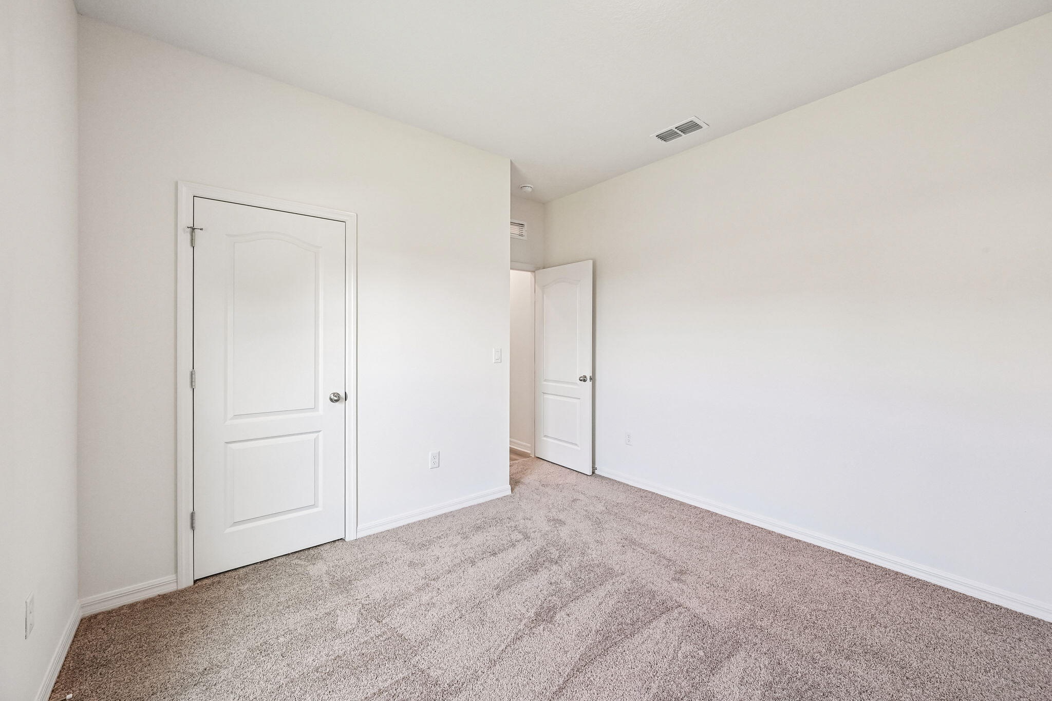 5204 Palm Drive Property Photo 9
