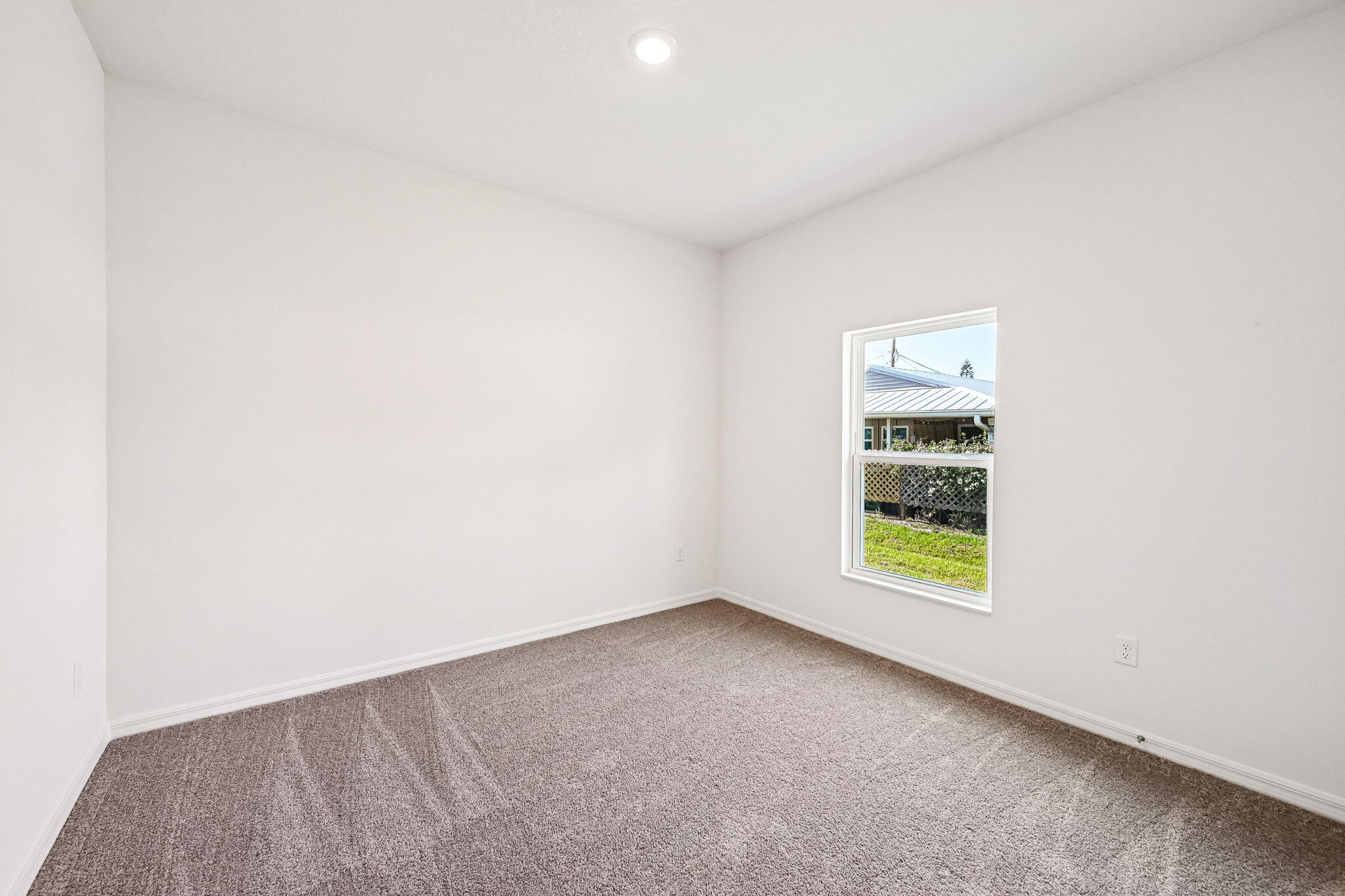 5204 Palm Drive Property Photo 10