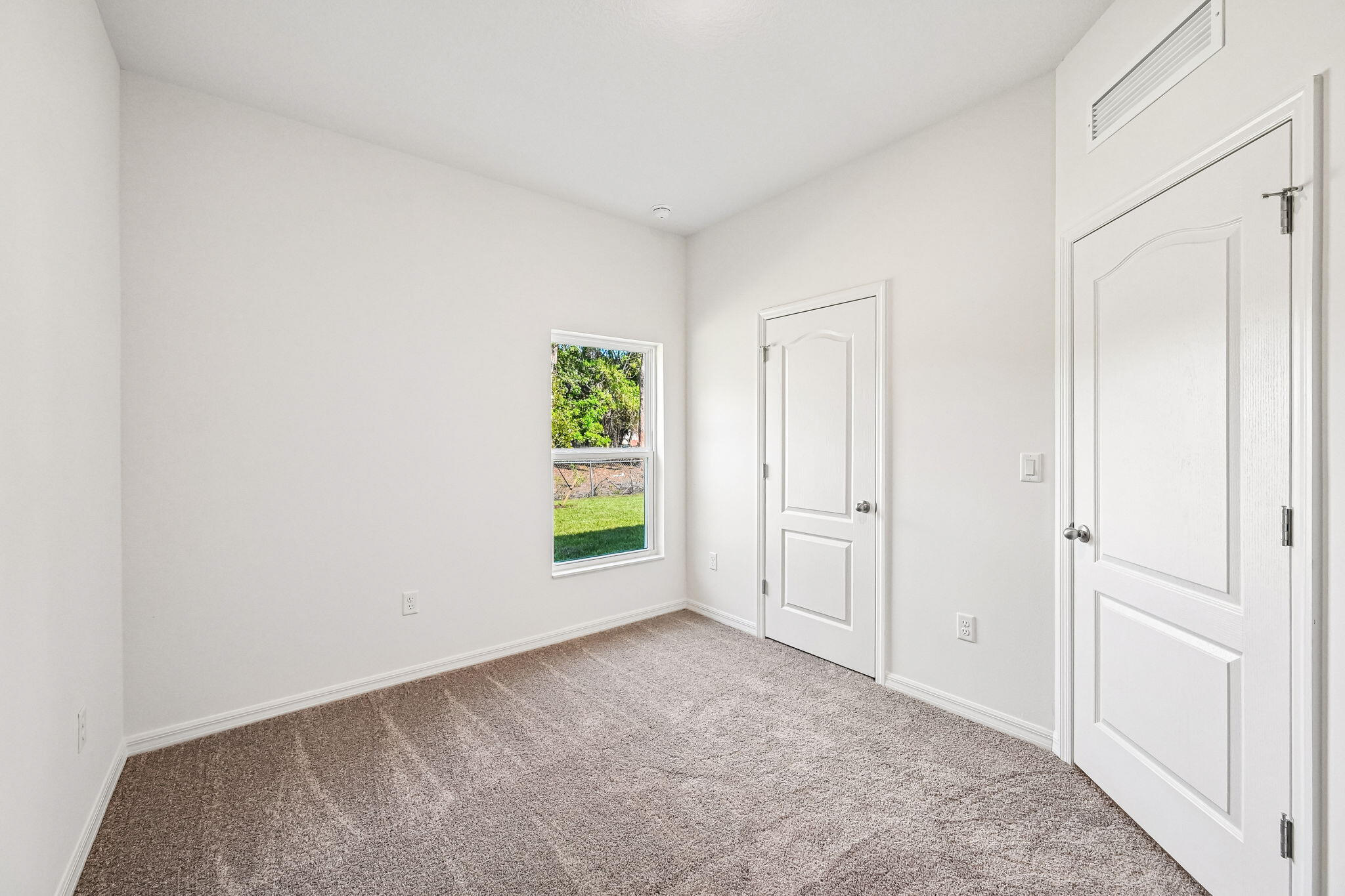 5204 Palm Drive Property Photo 14