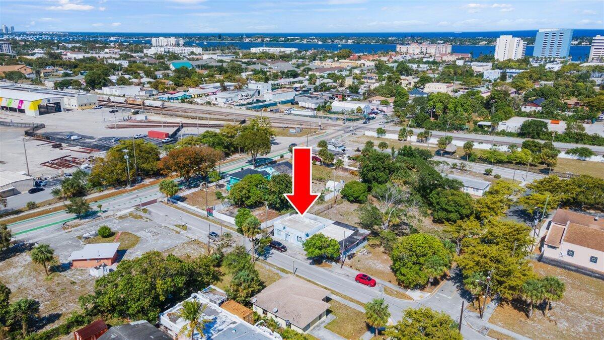 1504 N Sapodilla Avenue Property Photo 7