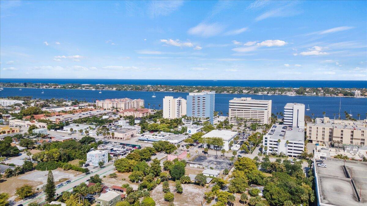 1504 N Sapodilla Avenue Property Photo 9