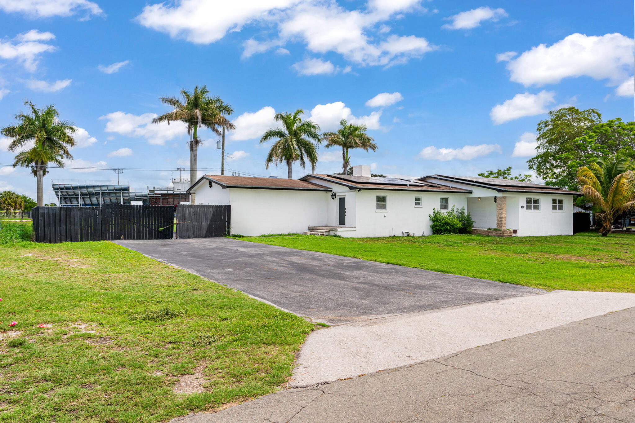 360 Kismet Avenue Property Photo 6