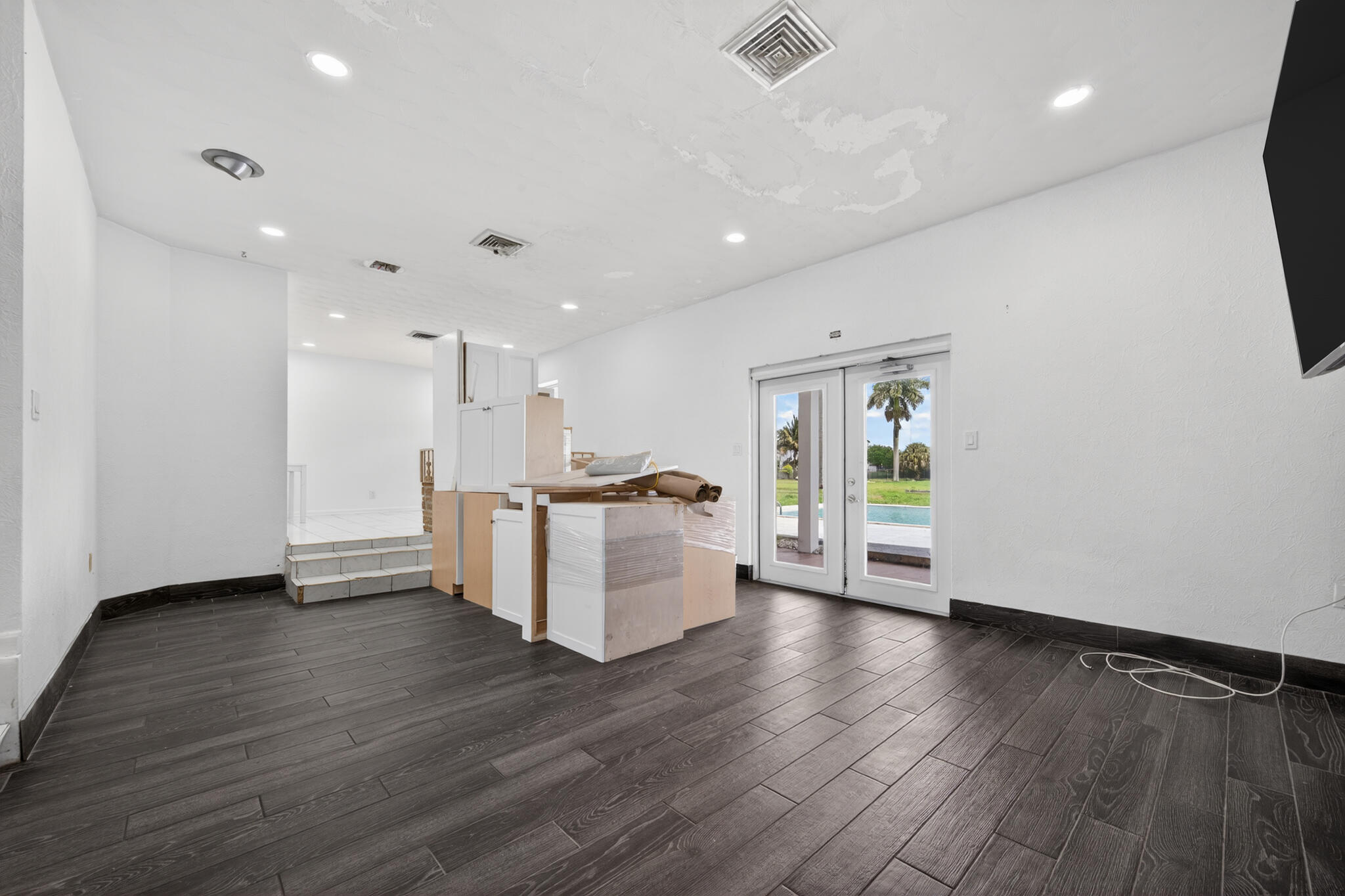 360 Kismet Avenue Property Photo 11