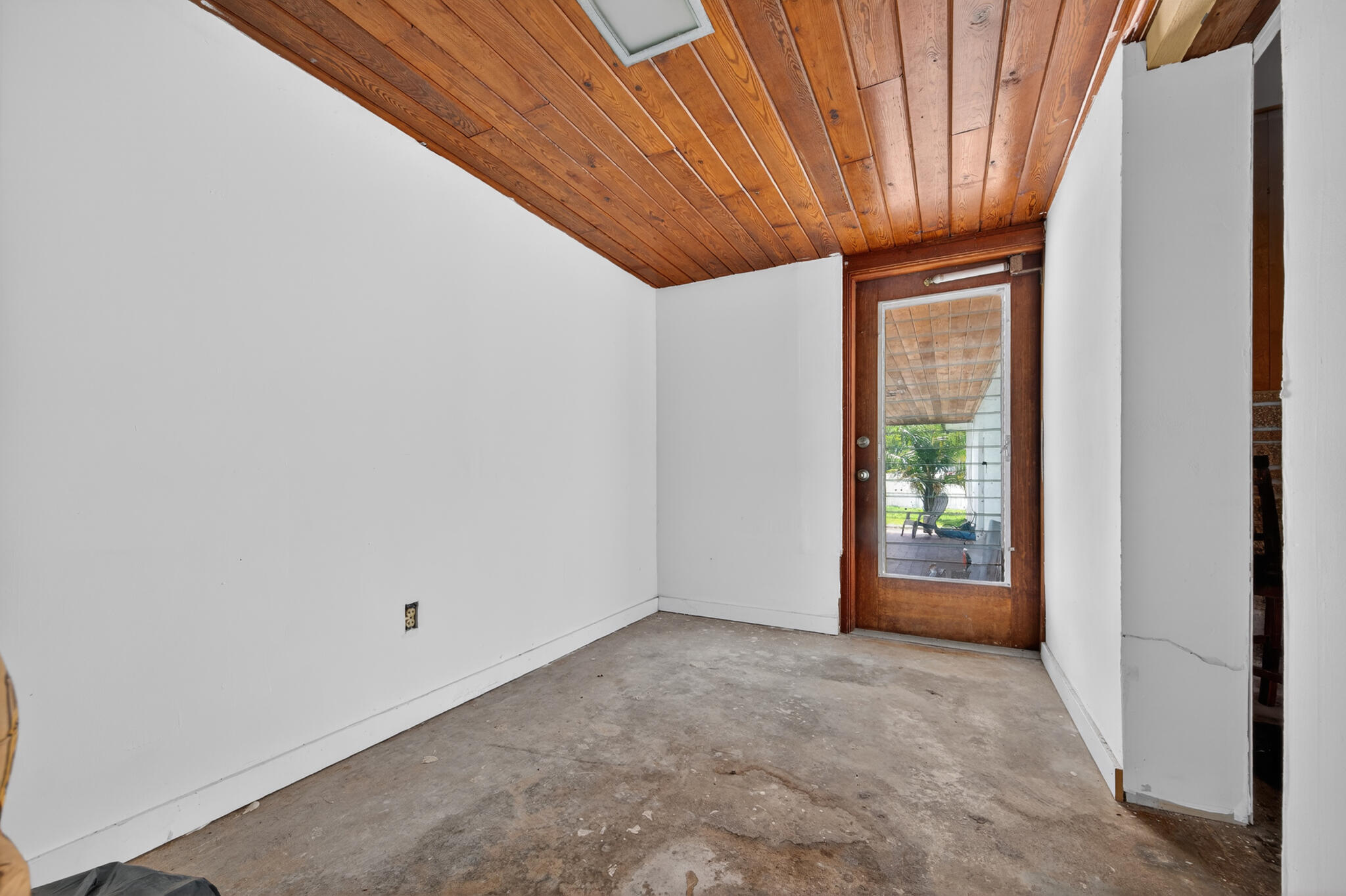 360 Kismet Avenue Property Photo 19
