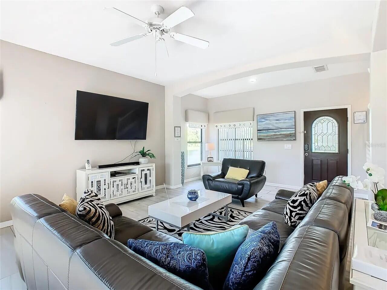 16708 Lazy Breeze Loop 16708 Property Photo 4