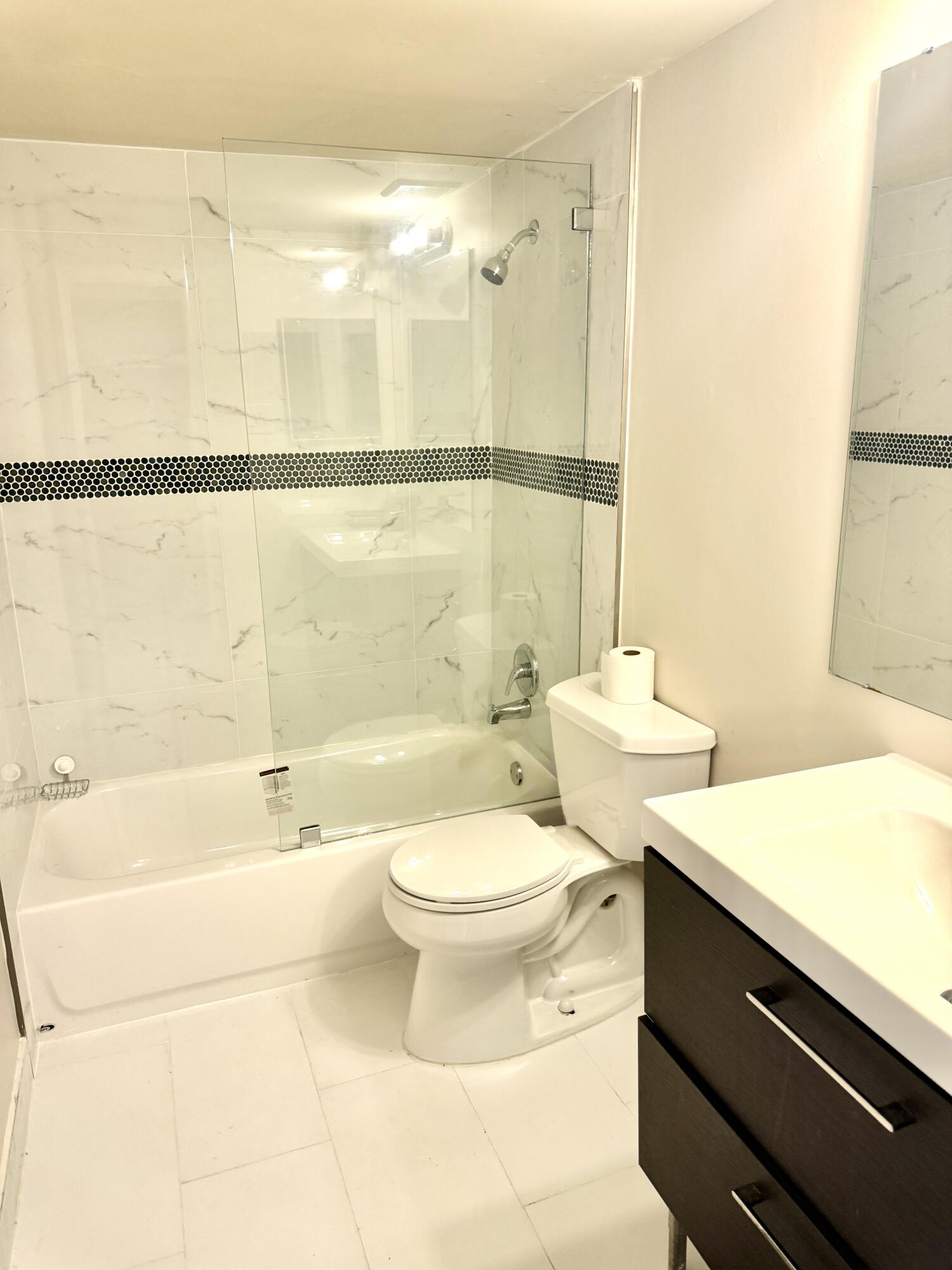 8401 W Sample Road 21 Property Photo 10