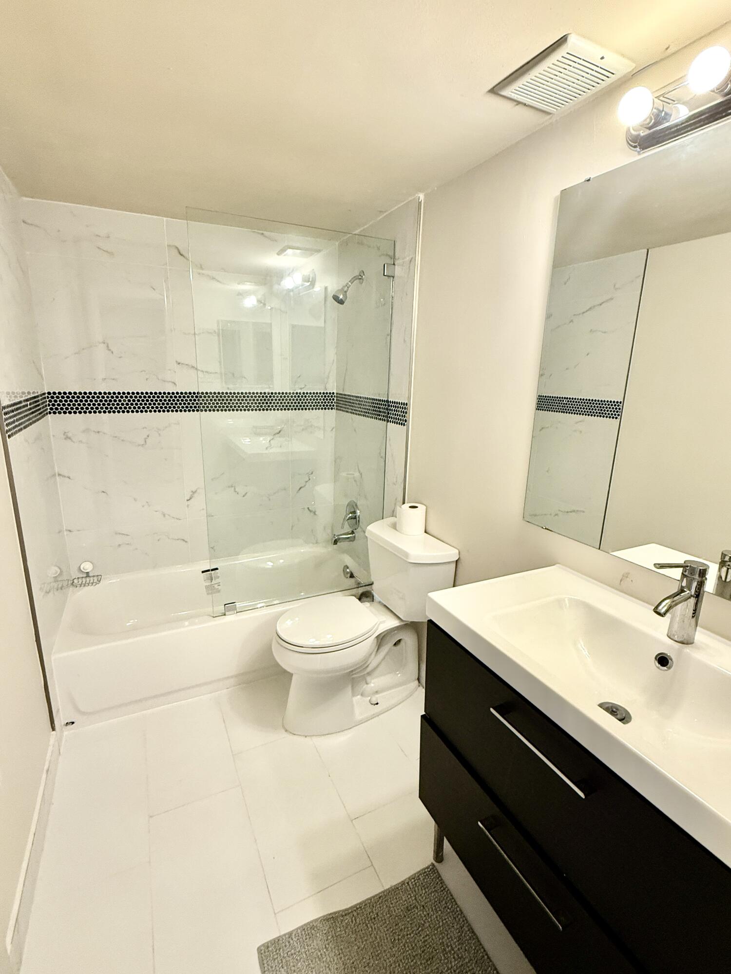 8401 W Sample Road 21 Property Photo 11