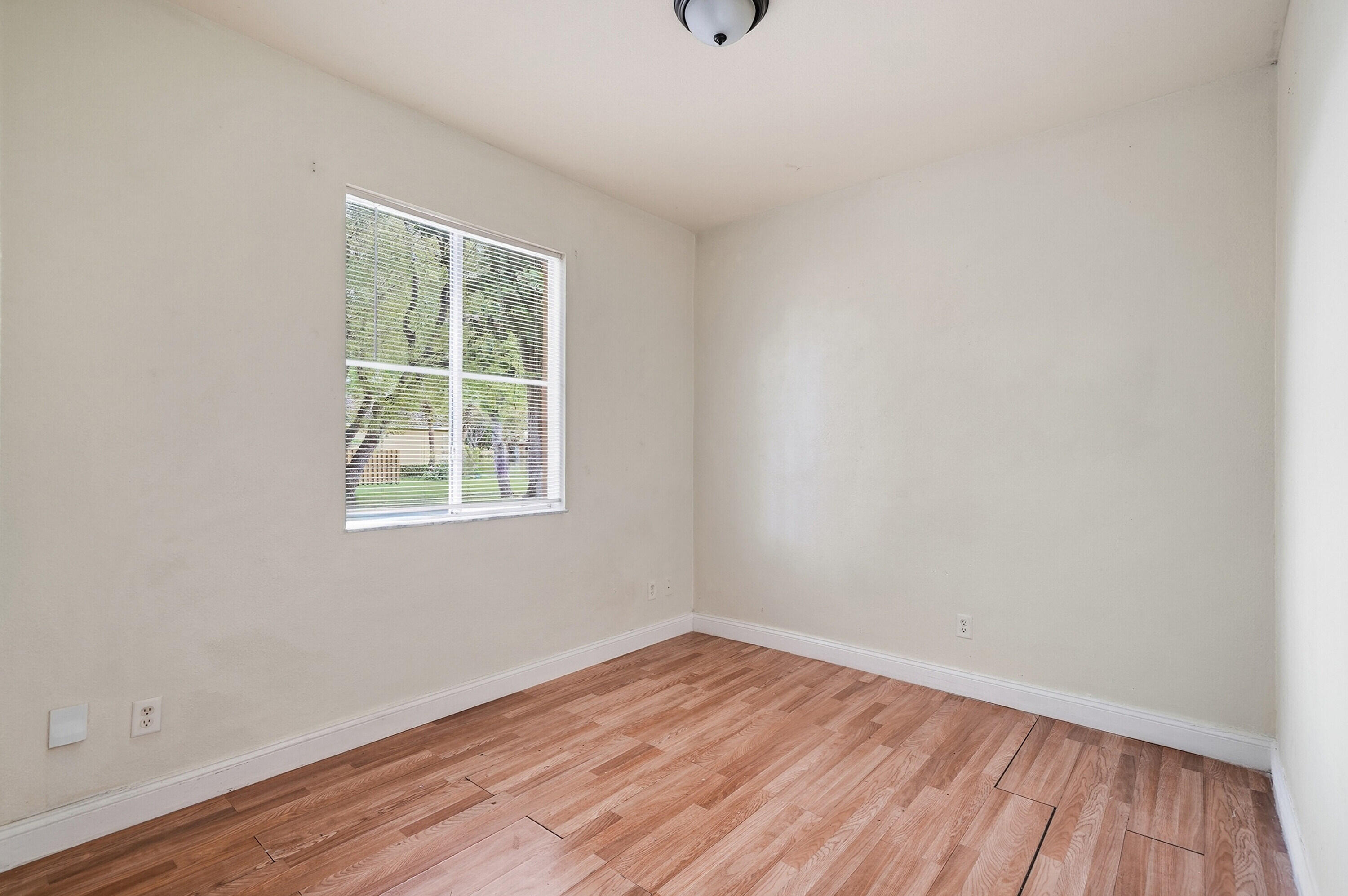 1584 Sw 2nd Street Property Photo 9