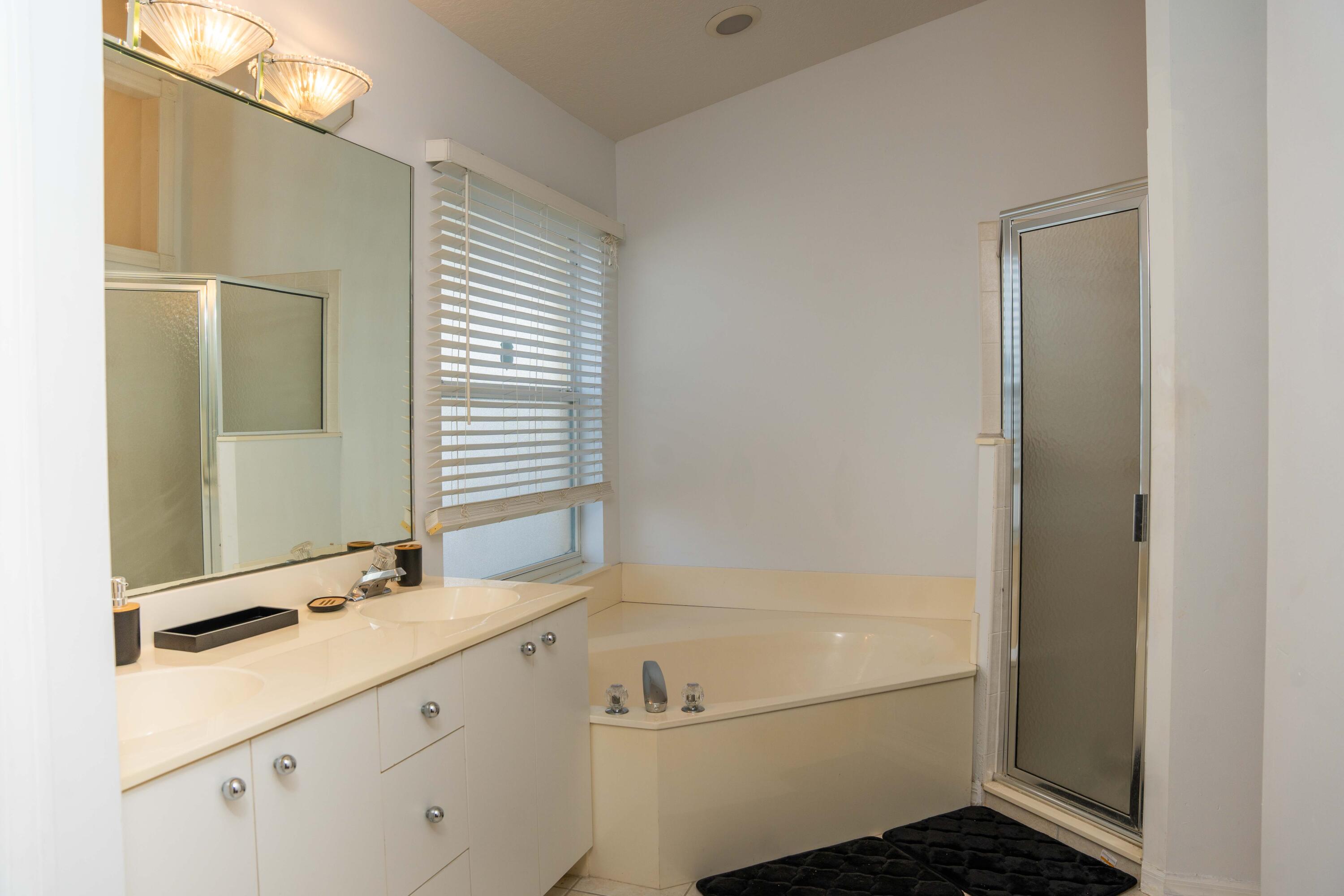 3502 Se Hyde Circle Property Photo 12