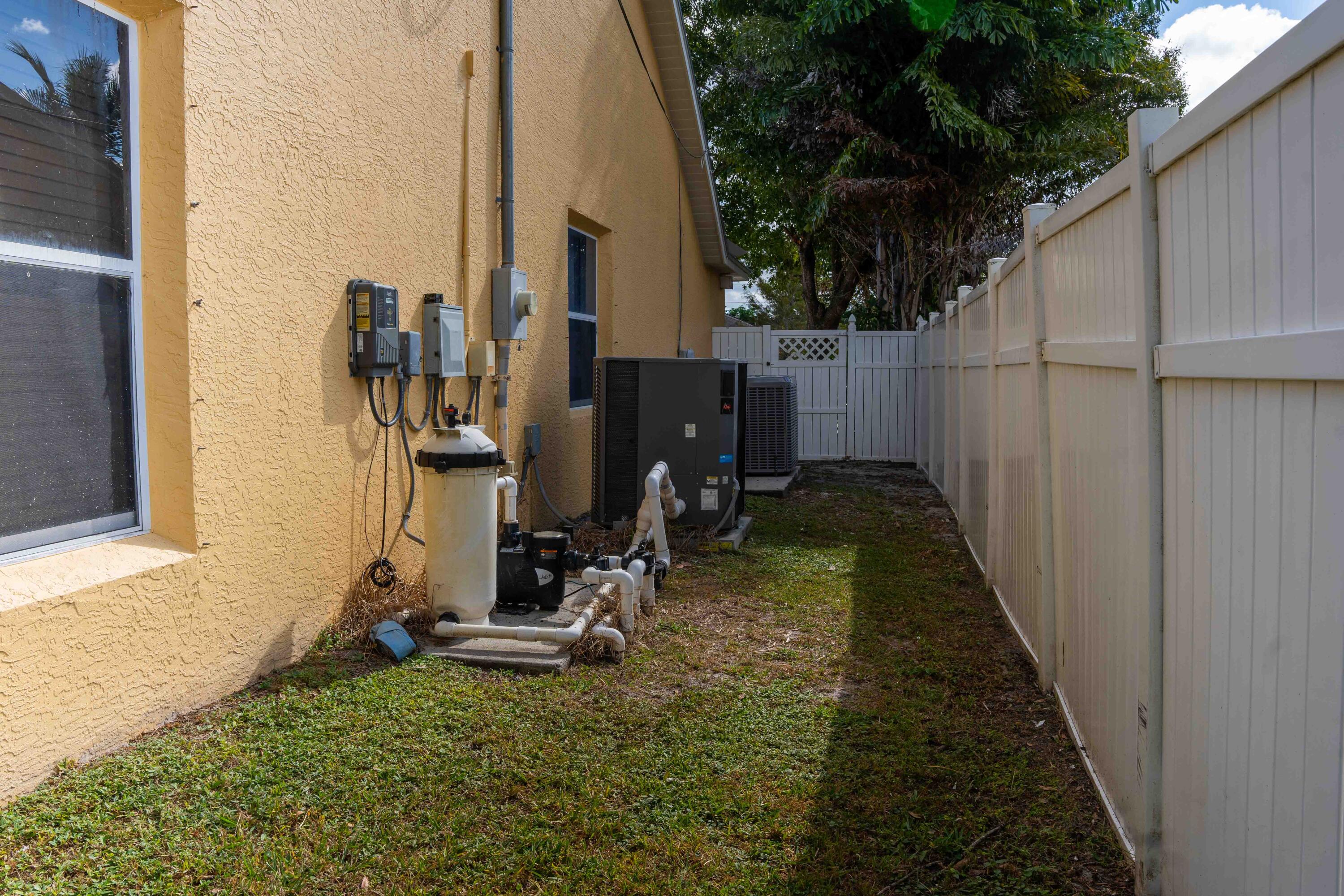 3502 Se Hyde Circle Property Photo 21