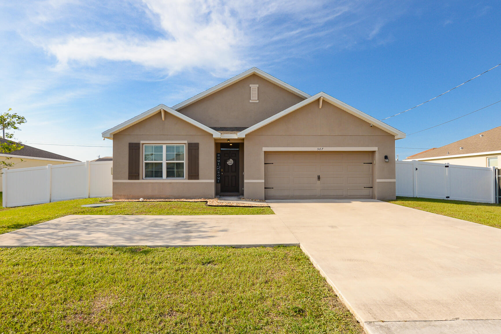 567 Sw Paar Drive Property Photo 1