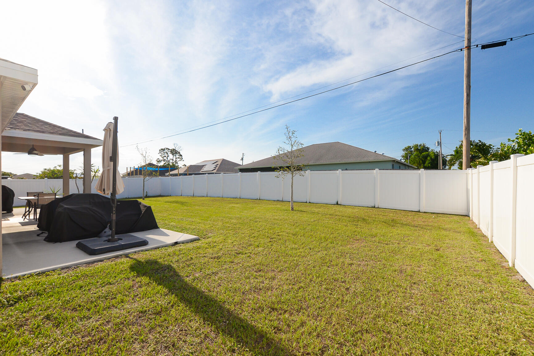 567 Sw Paar Drive Property Photo 34